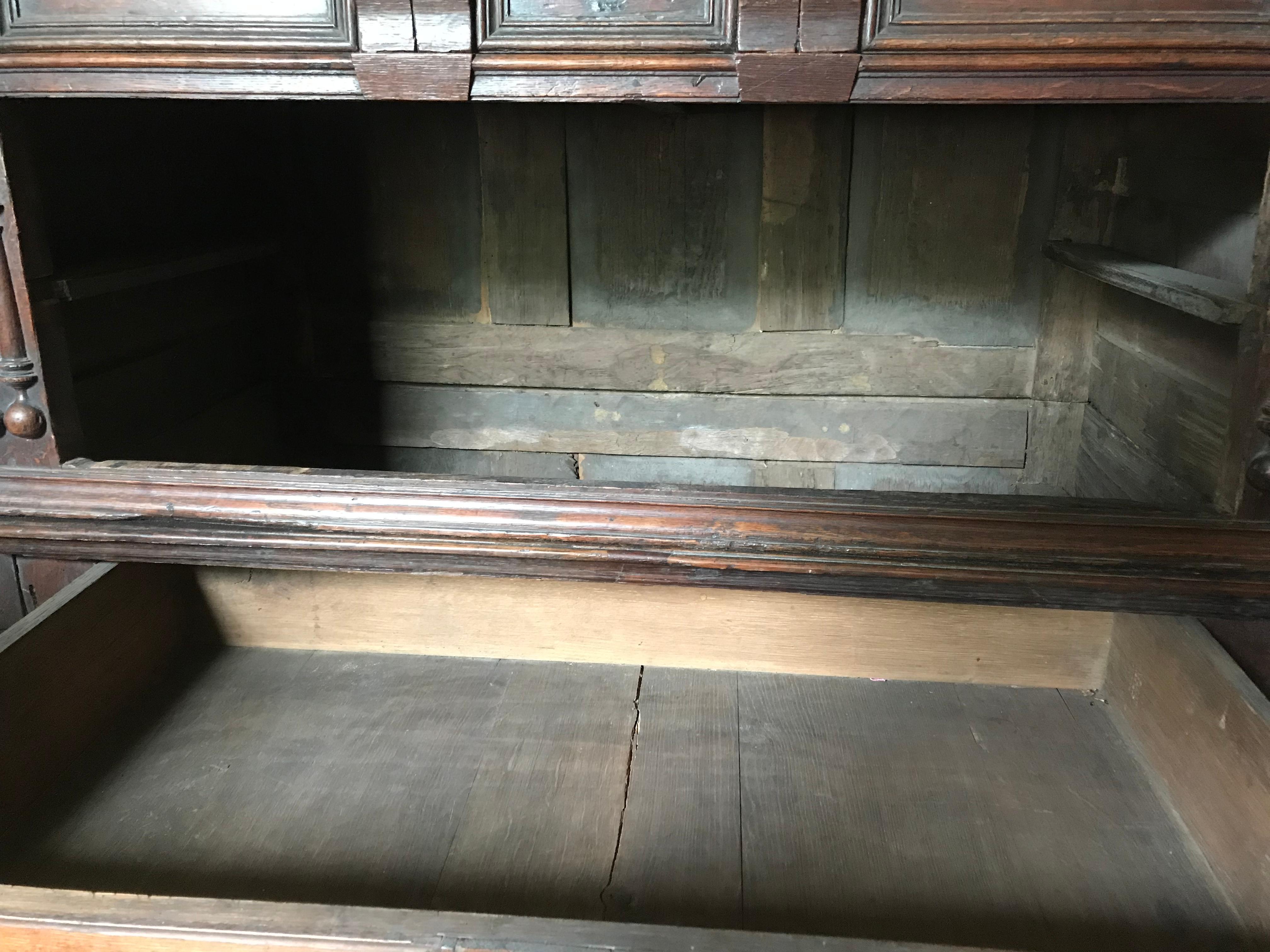 Bois Rare cabinet de cour du 17e siècle en vente