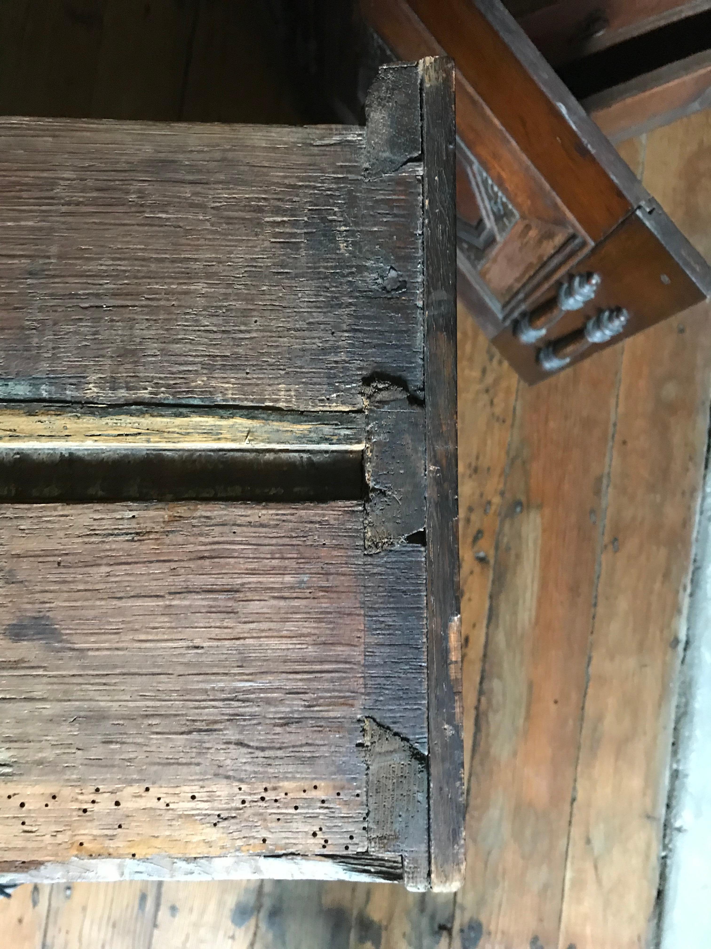 Rare cabinet de cour du 17e siècle en vente 1