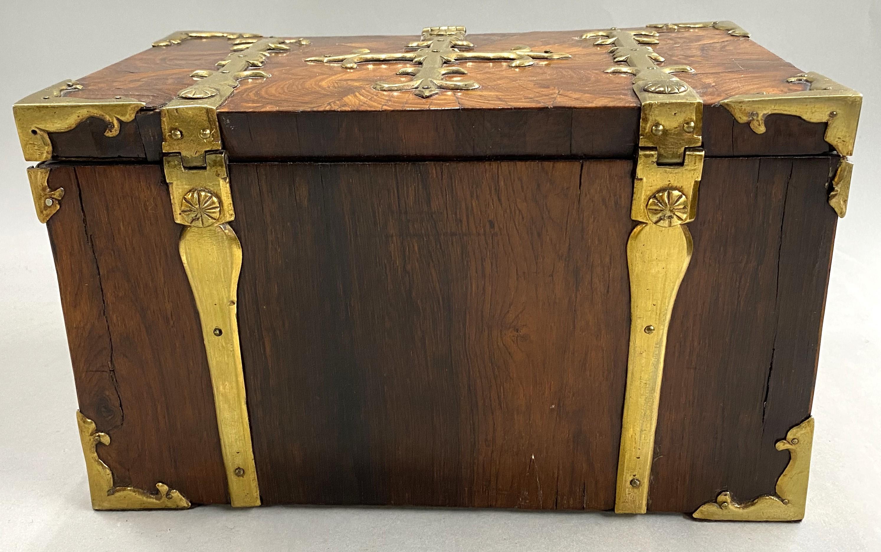 Rare 17th Century English Coffre Fort or Strong Box, circa 1690 In Good Condition For Sale In Milford, NH