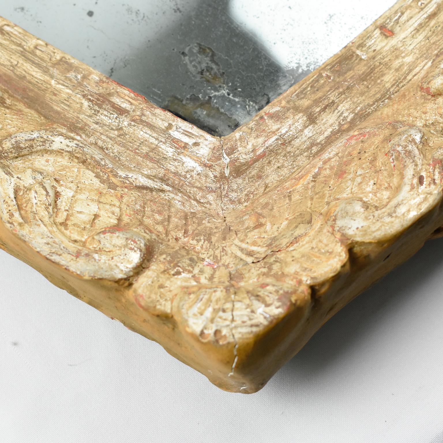Raro espejo del siglo XVII de madera dorada y mercurio, hacia 1600 en venta 7