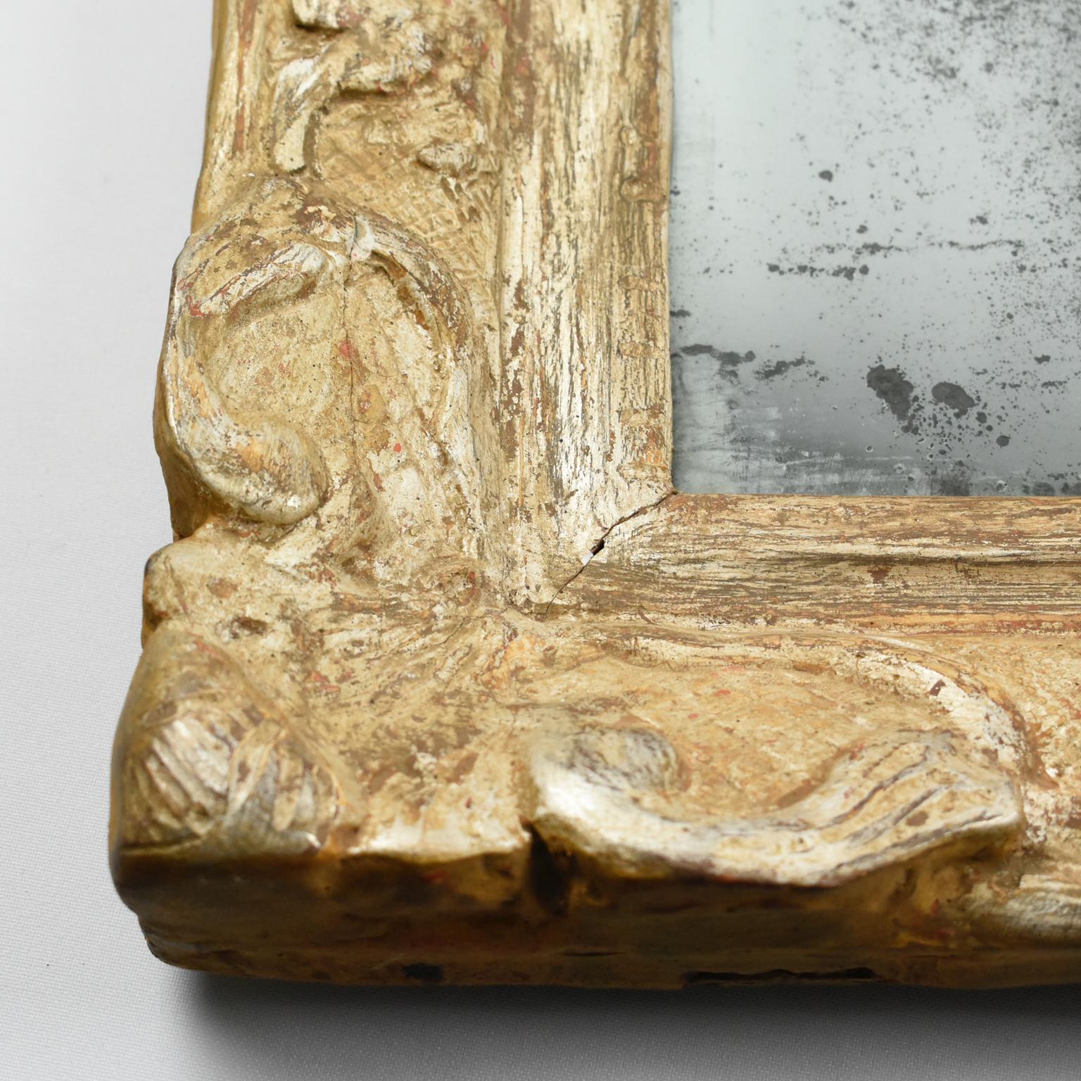 Raro espejo del siglo XVII de madera dorada y mercurio, hacia 1600 en venta 9