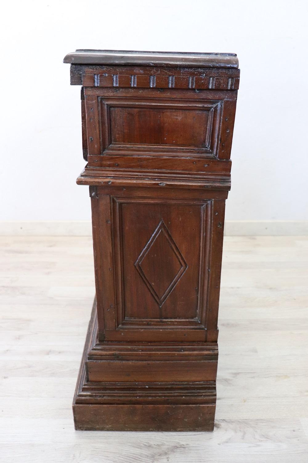 Rare 17th Century Italian Tuscany Carved Walnut Antique Nightstand For Sale 1