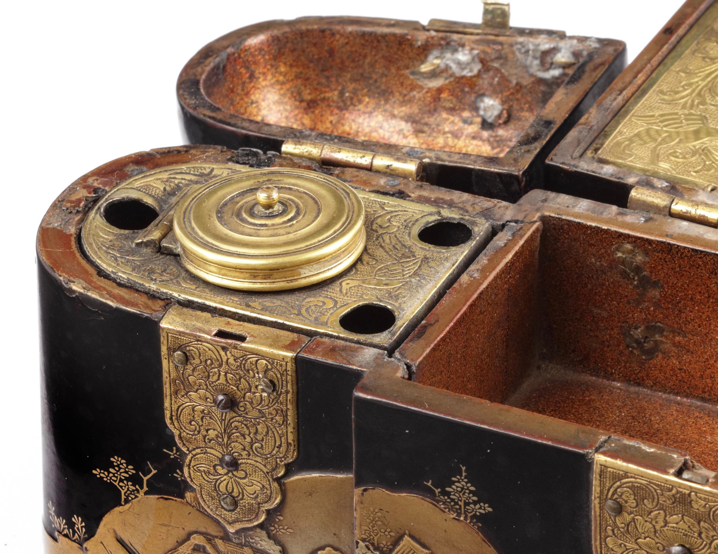 18th Century and Earlier Rare 17th Century Japanese Export Lacquer Medical Instrument Box For Sale