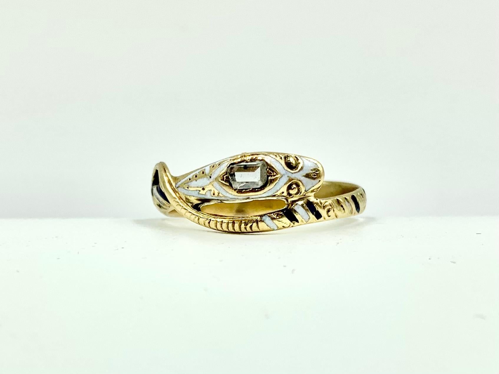 Rare 17th Century Late Renaissance Period Diamond Enamel Gold Snake Ring For Sale 2