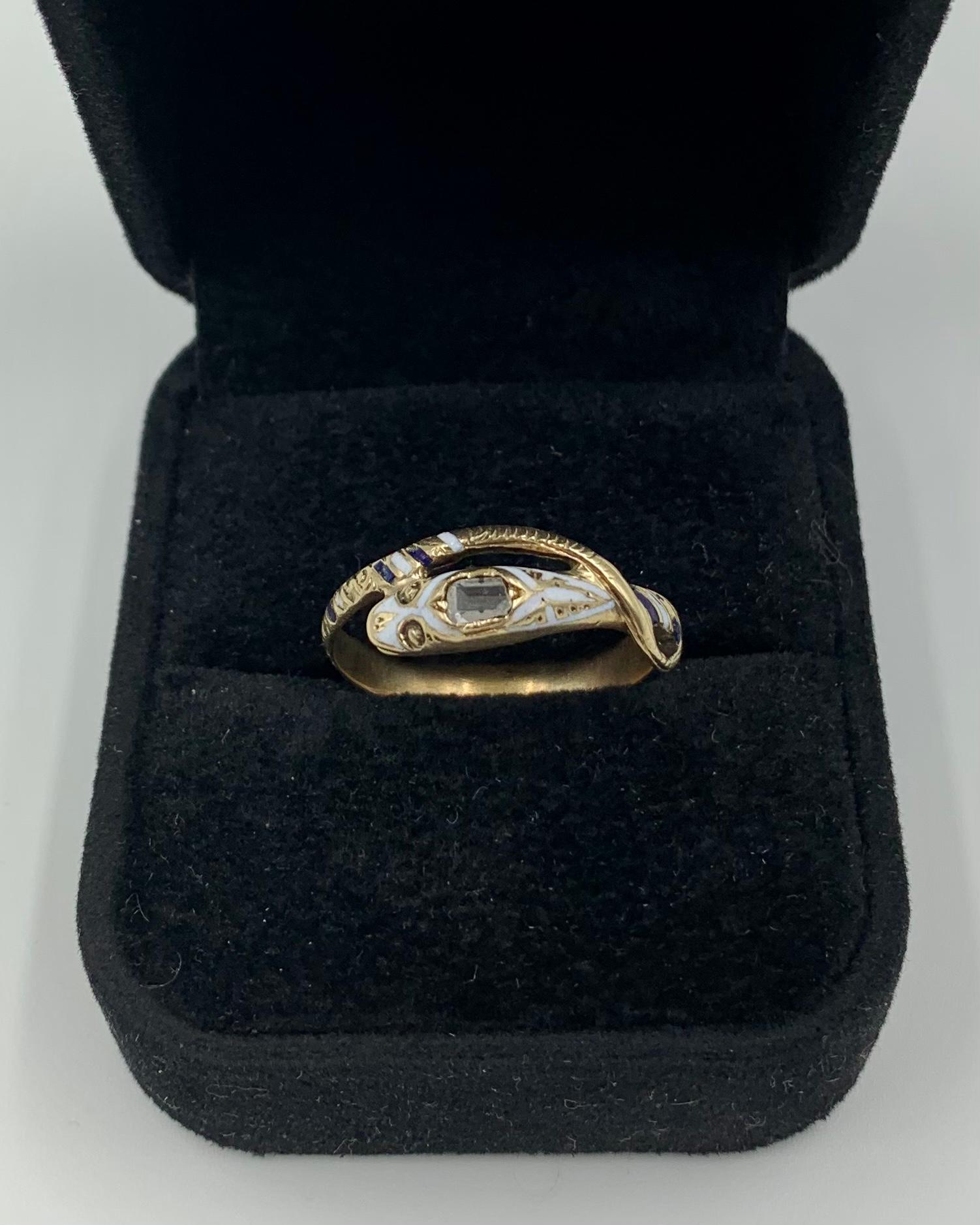 Seltener Diamant-Email-Gold-Schlangenring aus der Spätrenaissance des 17. (Baguette-Treppenschliff) im Angebot