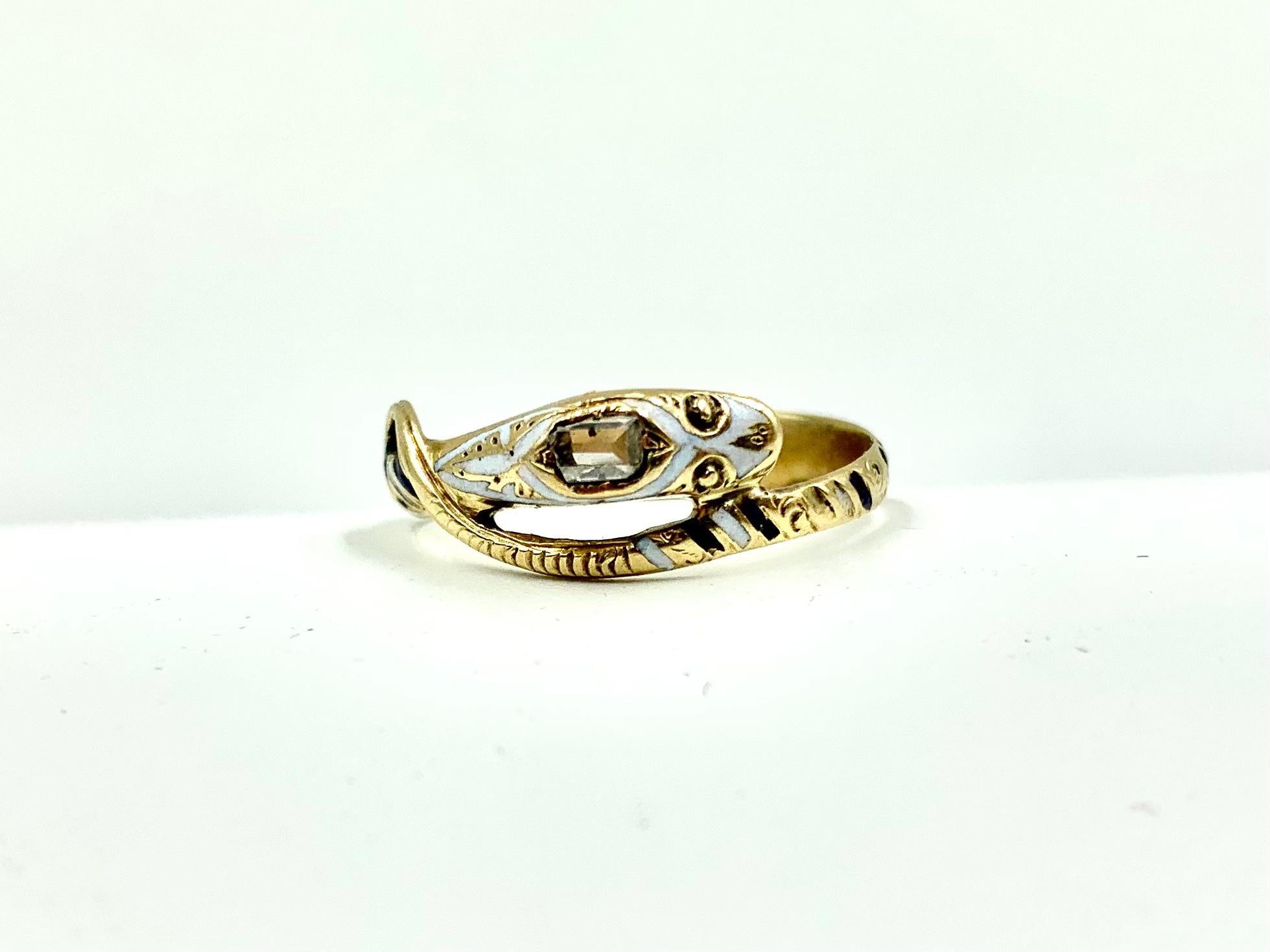 Rare 17th Century Late Renaissance Period Diamond Enamel Gold Snake Ring For Sale 1