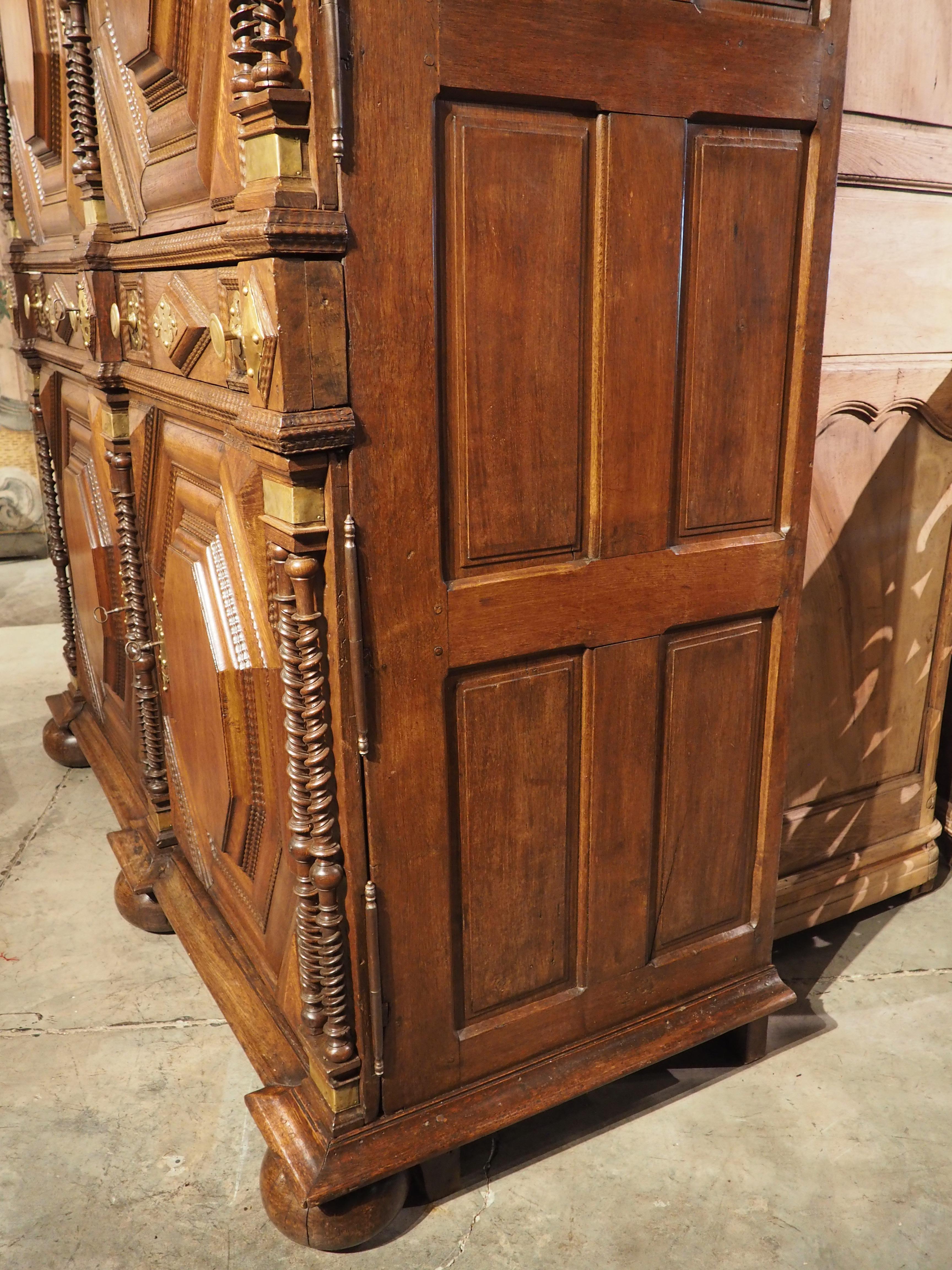 This grand and distinctive piece of furniture from Northern Brittany is known as a “buffet malouin” and was created in the late 17th century. These types of cabinets were created for important homes in the historic port city of Saint-Malo. The