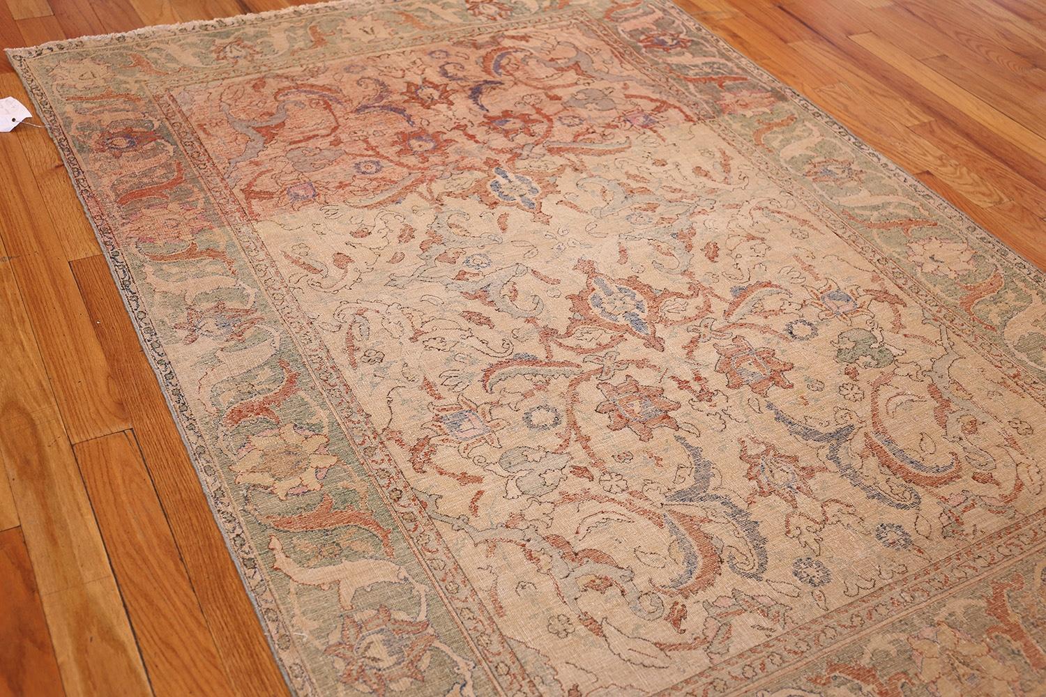Nazmiyal Rare 17th Century Silk Persian Polonaise Rug. 4 ft 11 in x 6 ft 11 in  In Good Condition In New York, NY