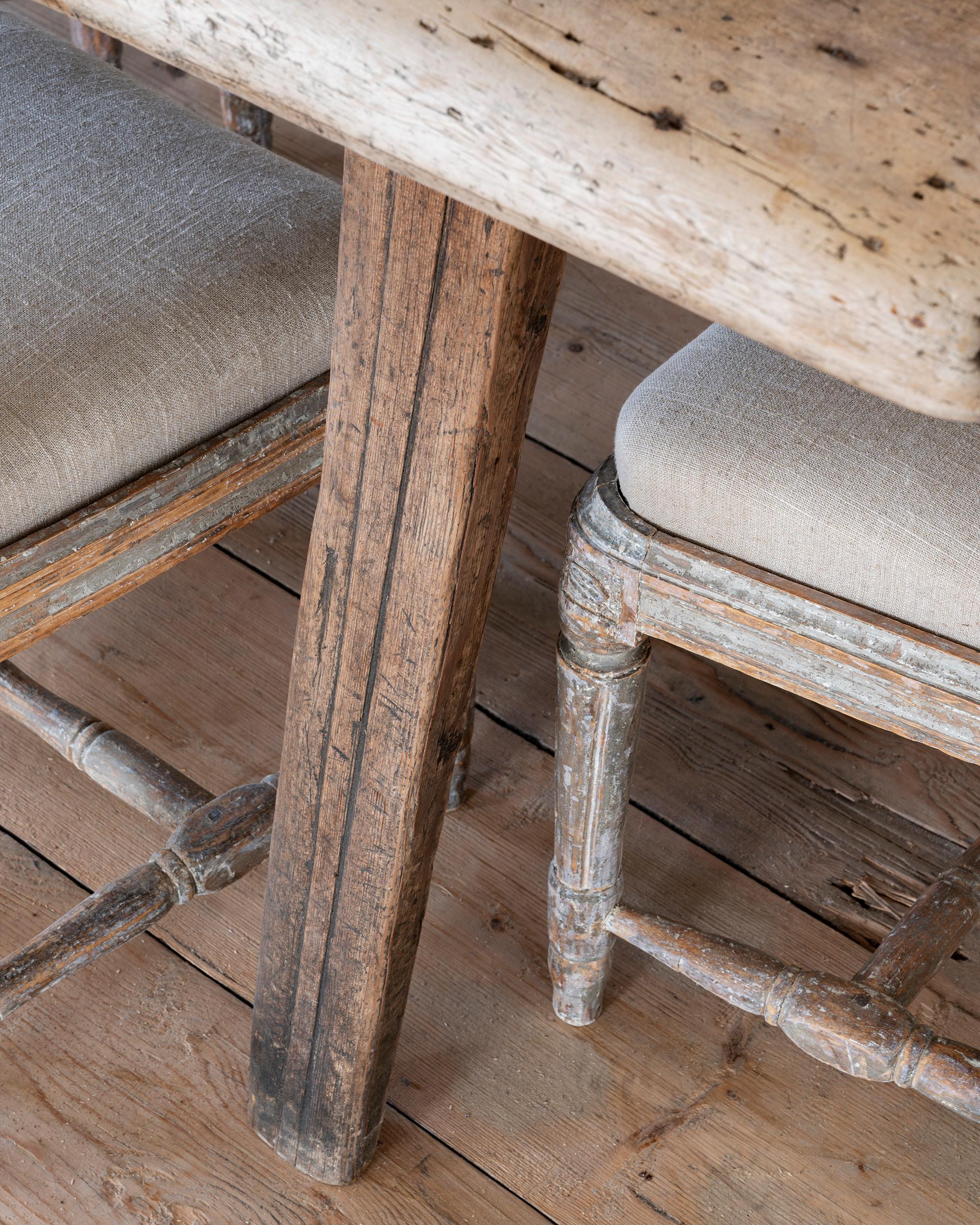 Rare 17th century Swedish Vernacular Farmhouse Dining Table In Good Condition In Mjöhult, SE