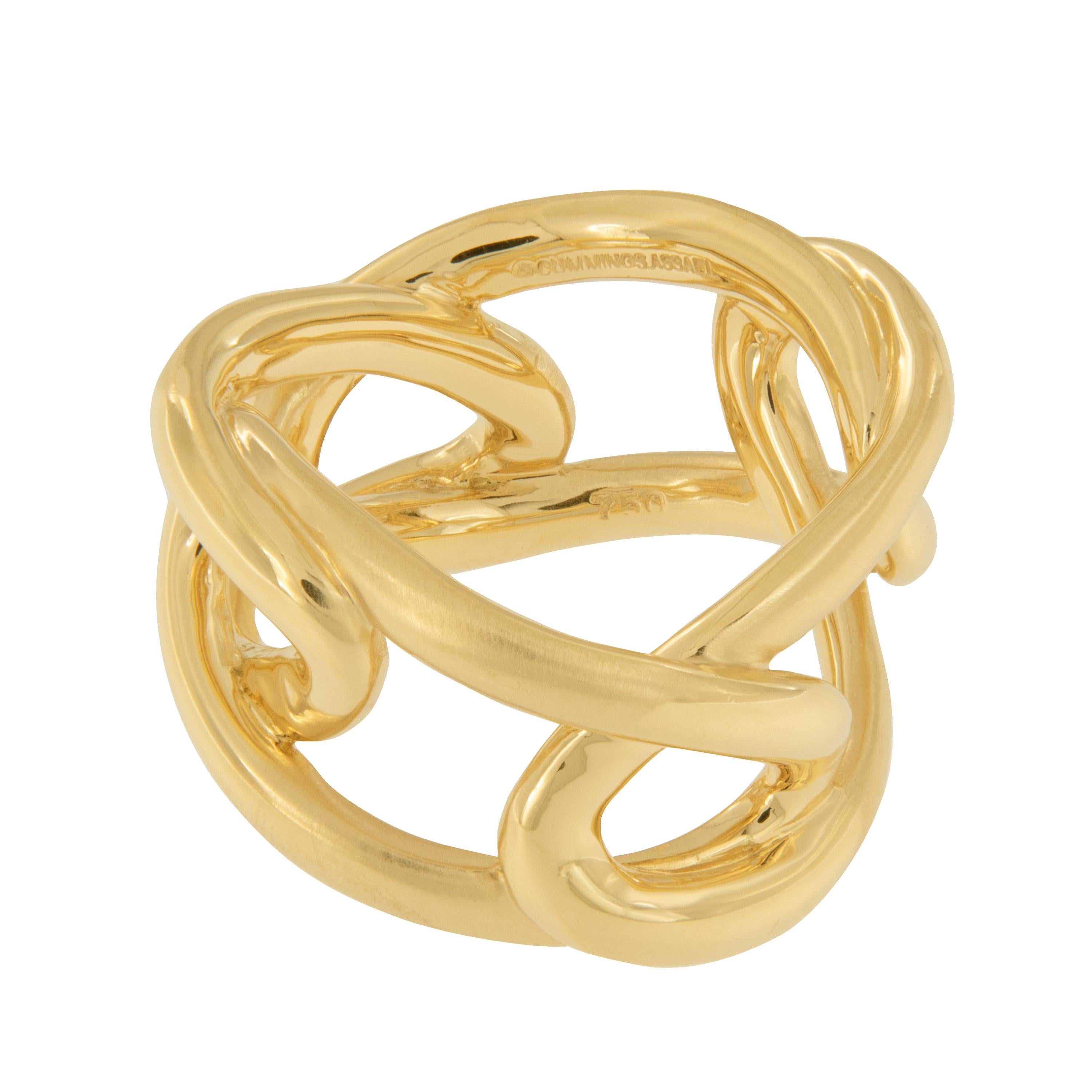 Classic 18 karat yellow gold sculptural ring looks stunningly fluid on any finger! The innovative design by Angela Cummings, which alternates matte and polished finishes on the link motif band, reflects the beauty that she finds in the