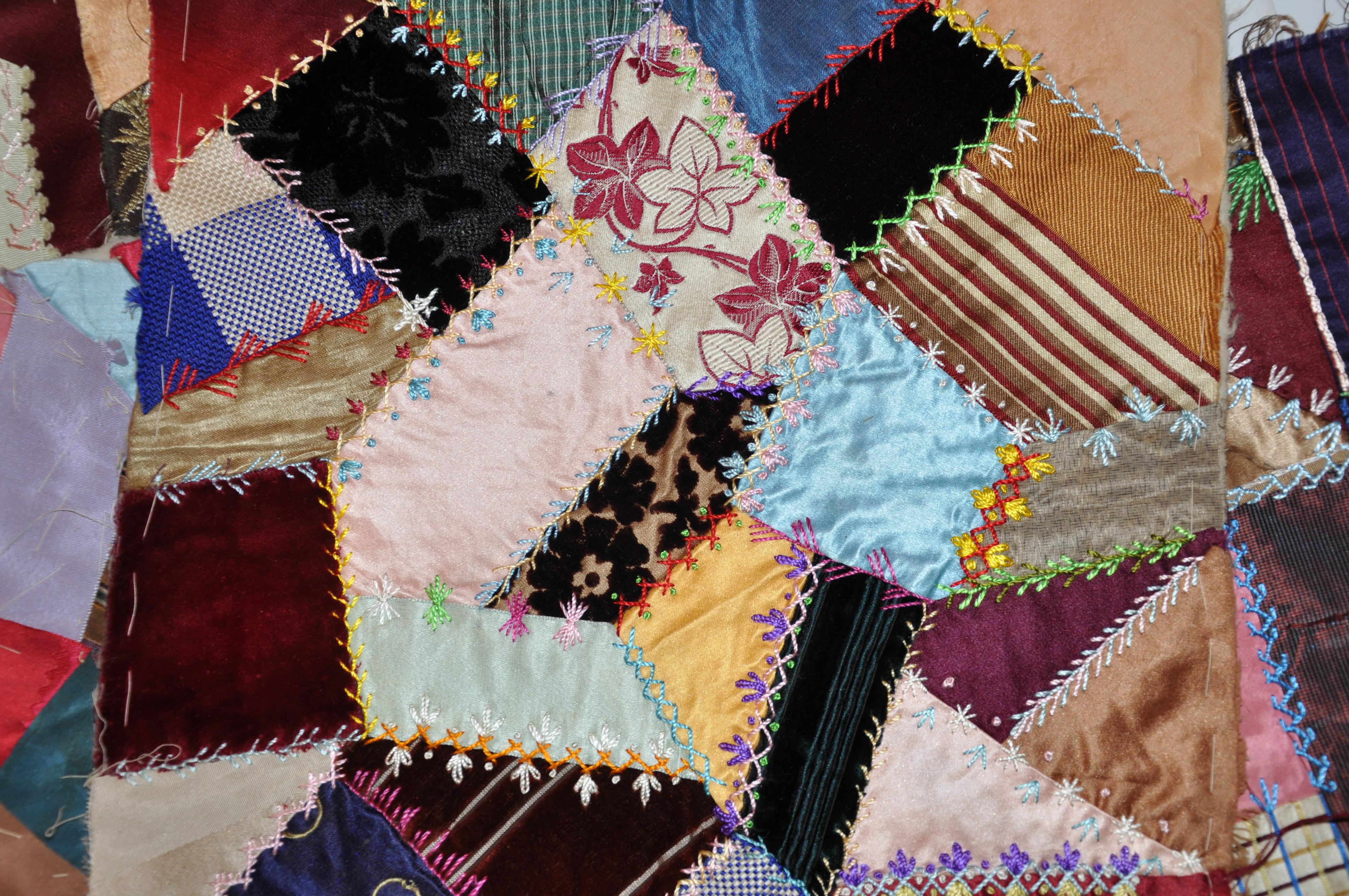 Extremely Rare and Beautifully Detailed 1800s Set of Hand-Sewn Patchwork Quilts  8