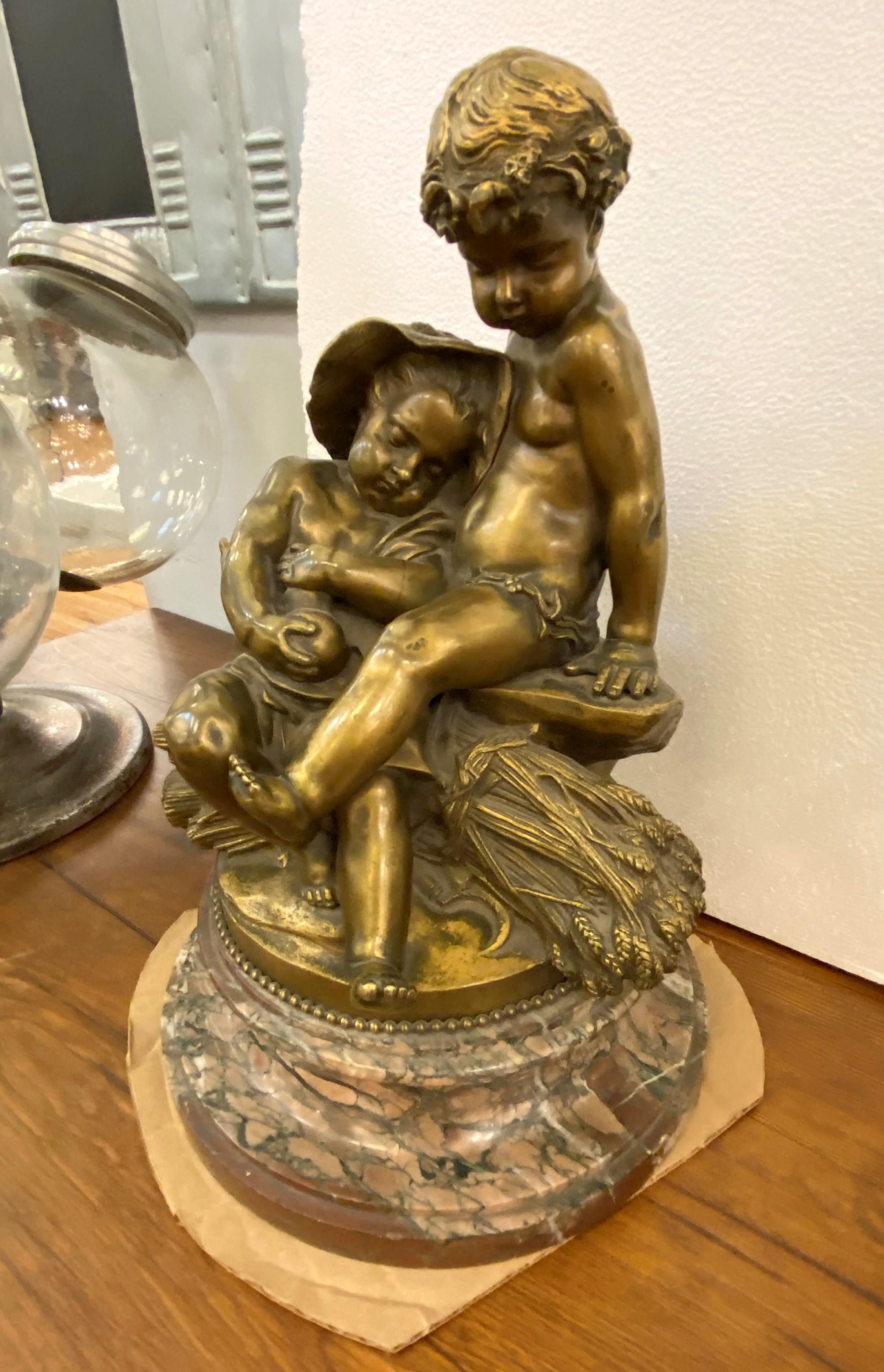 XIX secolo 1850 Statua in bronzo Pigalle firmata con base in marmo 2 putti seduti in vendita