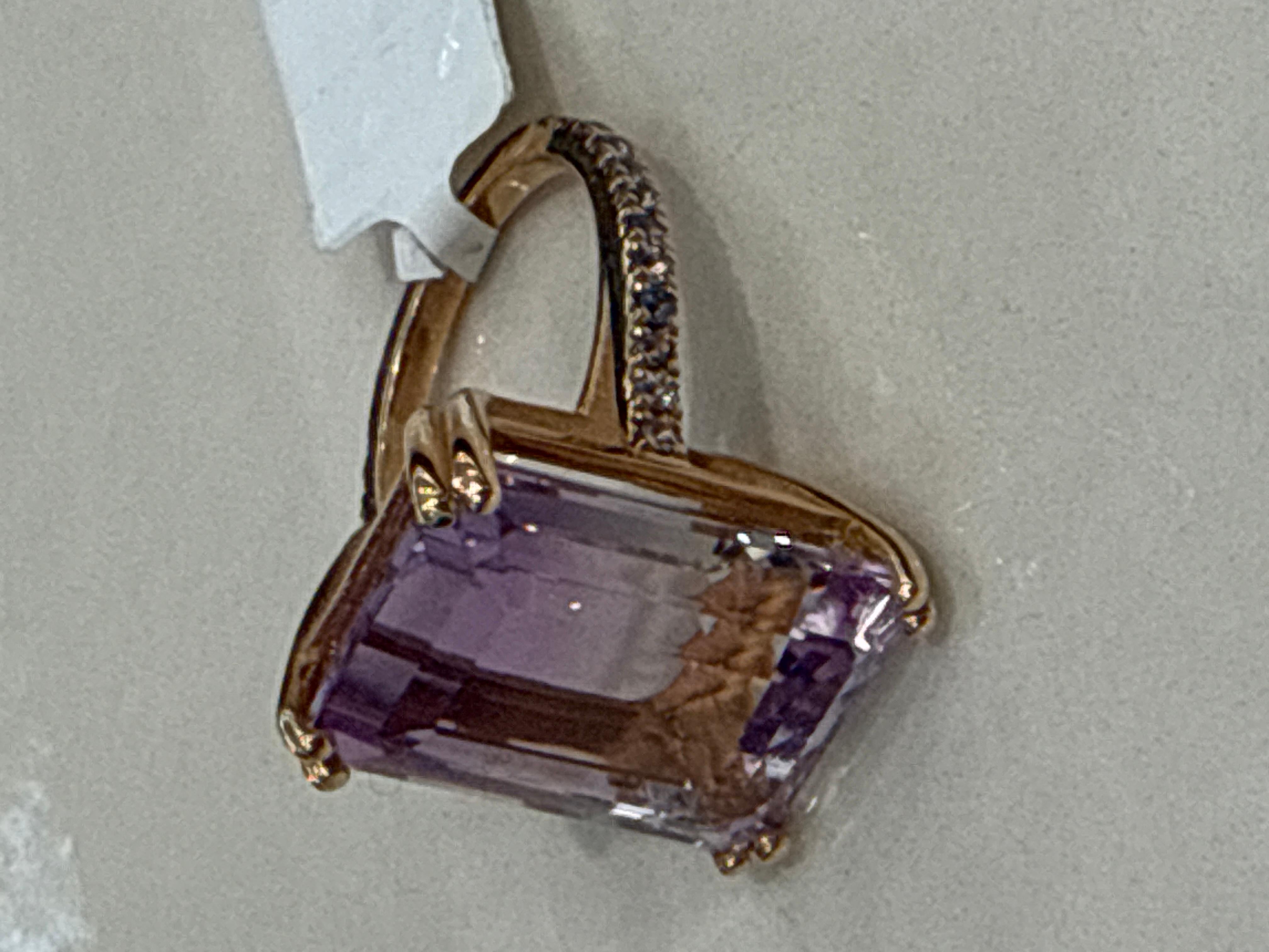 Rare 18.65 Carat Emerald Bi color Amethyst set on 14k solid rose gold In New Condition For Sale In Beverly Hills, CA