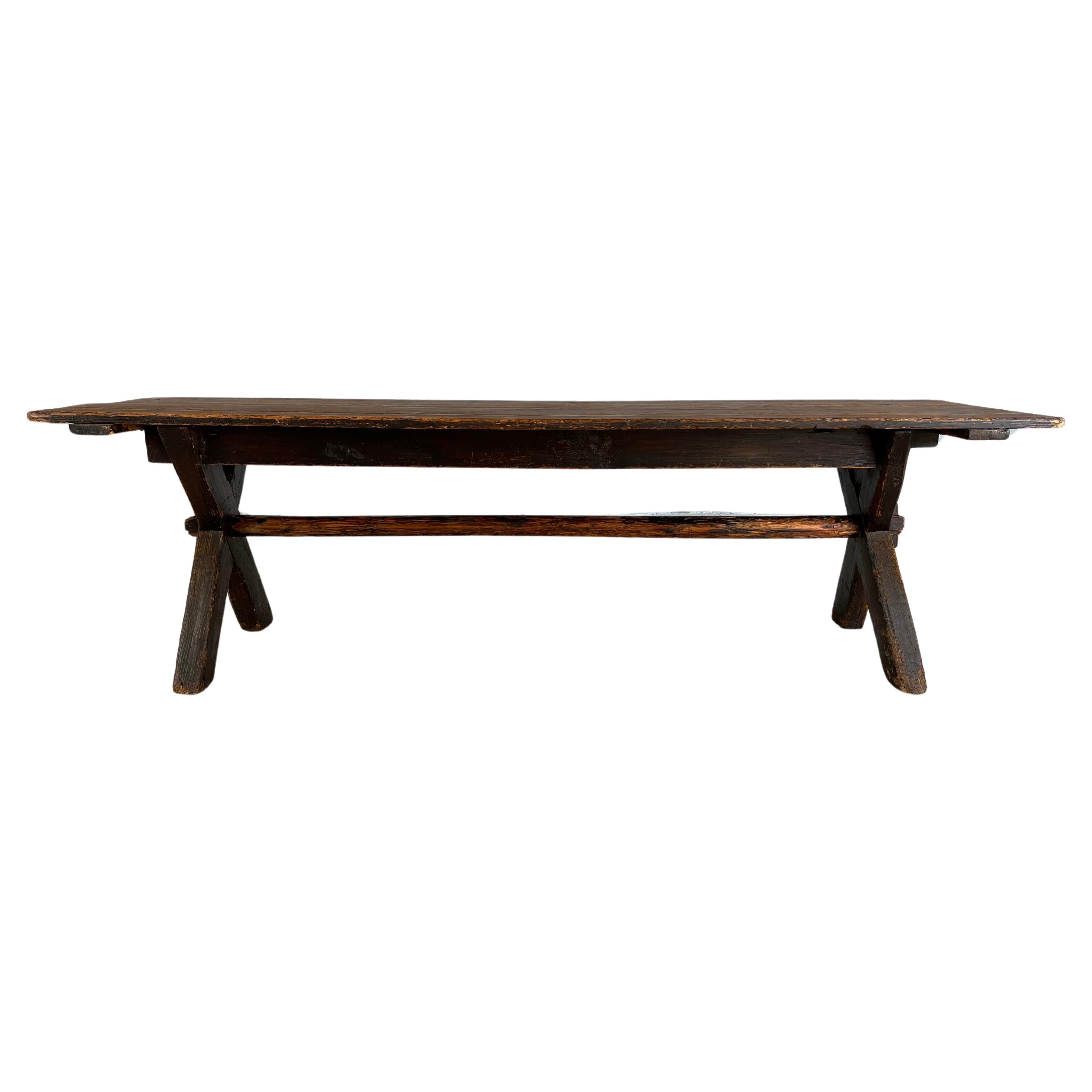 Table de salle à manger scandinave ancienne à tréteaux en pin avec base à pieds en X en vente