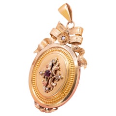 Rare 18k Antique photo locket : French Victorian 18 Karat solid gold pendant