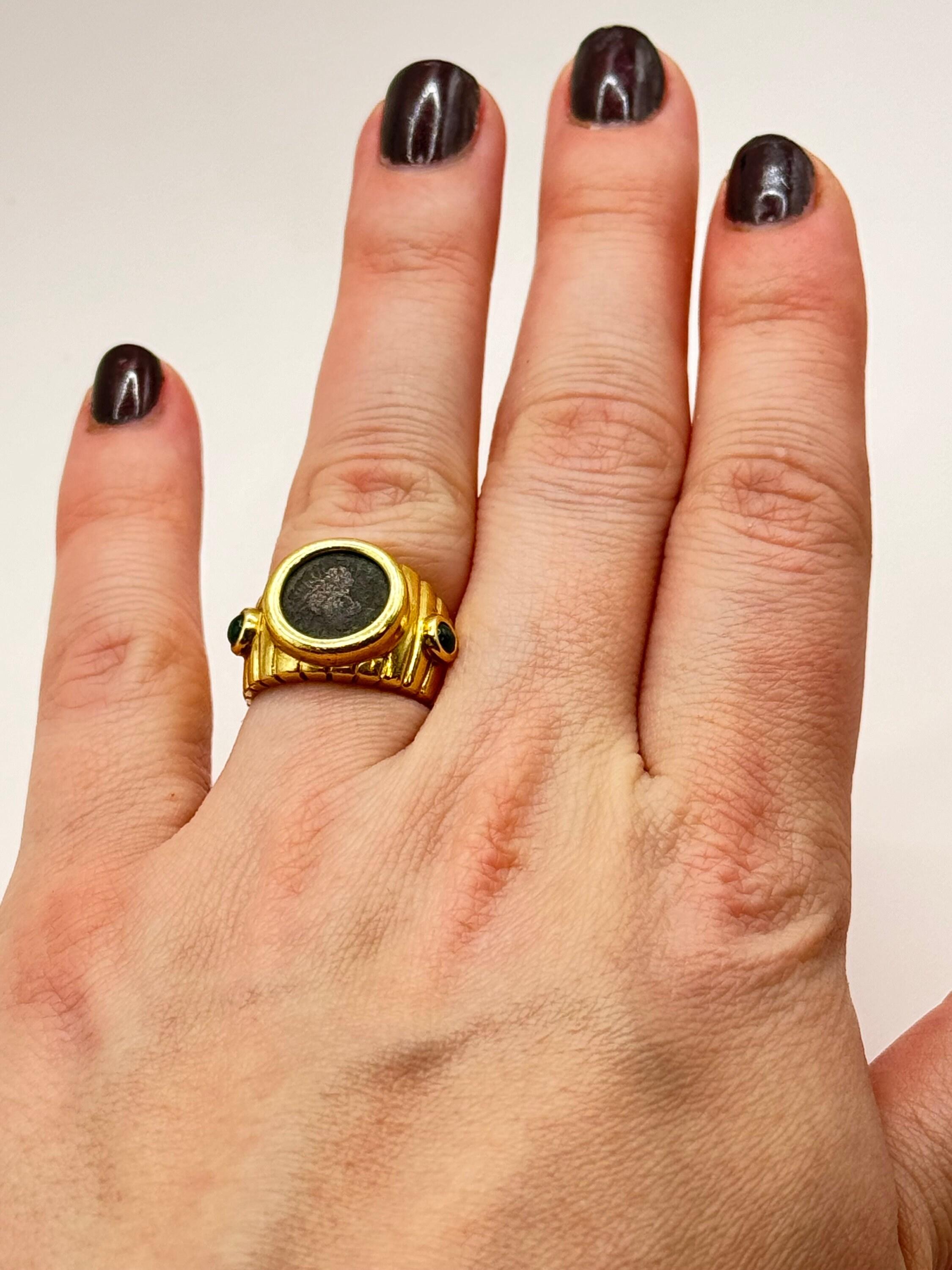 Seltener 18 Karat Gold Vintage-Ring mit antiker römischer Münze für Damen oder Herren im Angebot