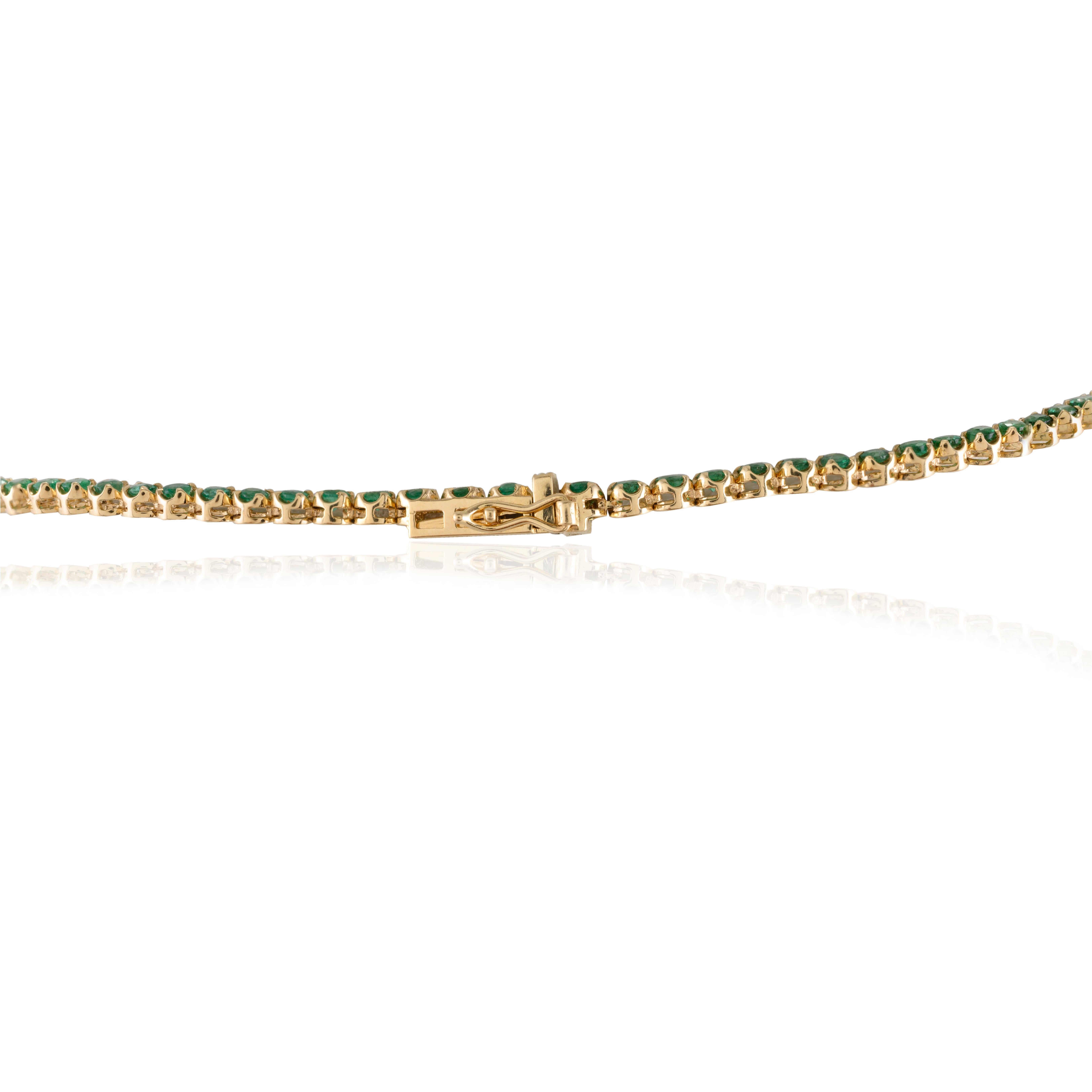 18k Yellow Gold Rare 7.16 CTW Round Cut Emerald Tennis Necklace Gift for Grandma For Sale 1