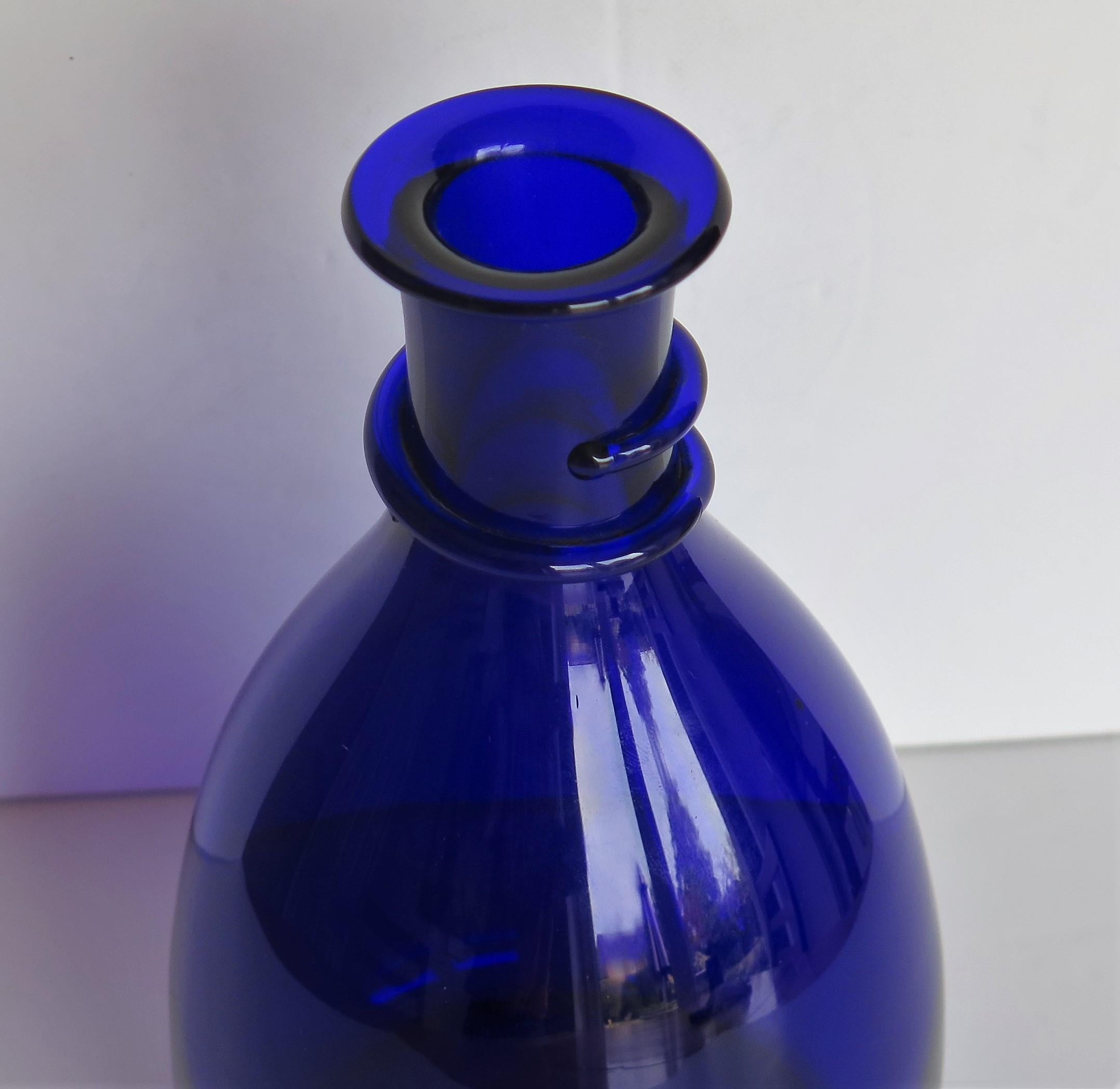 18th C Decanter Bristol Blue Glass Hand Blown with Trailed Neck Ring, Circa 1790 In Good Condition In Lincoln, Lincolnshire