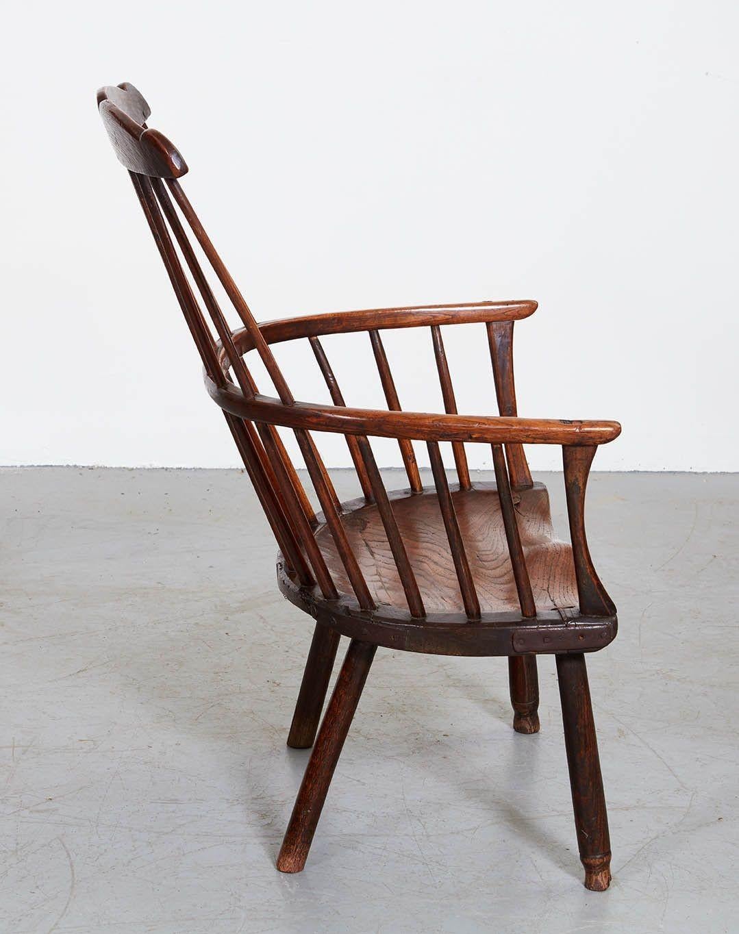 Rare 18th c. Lobster Pot Windsor Armchair In Good Condition For Sale In Greenwich, CT
