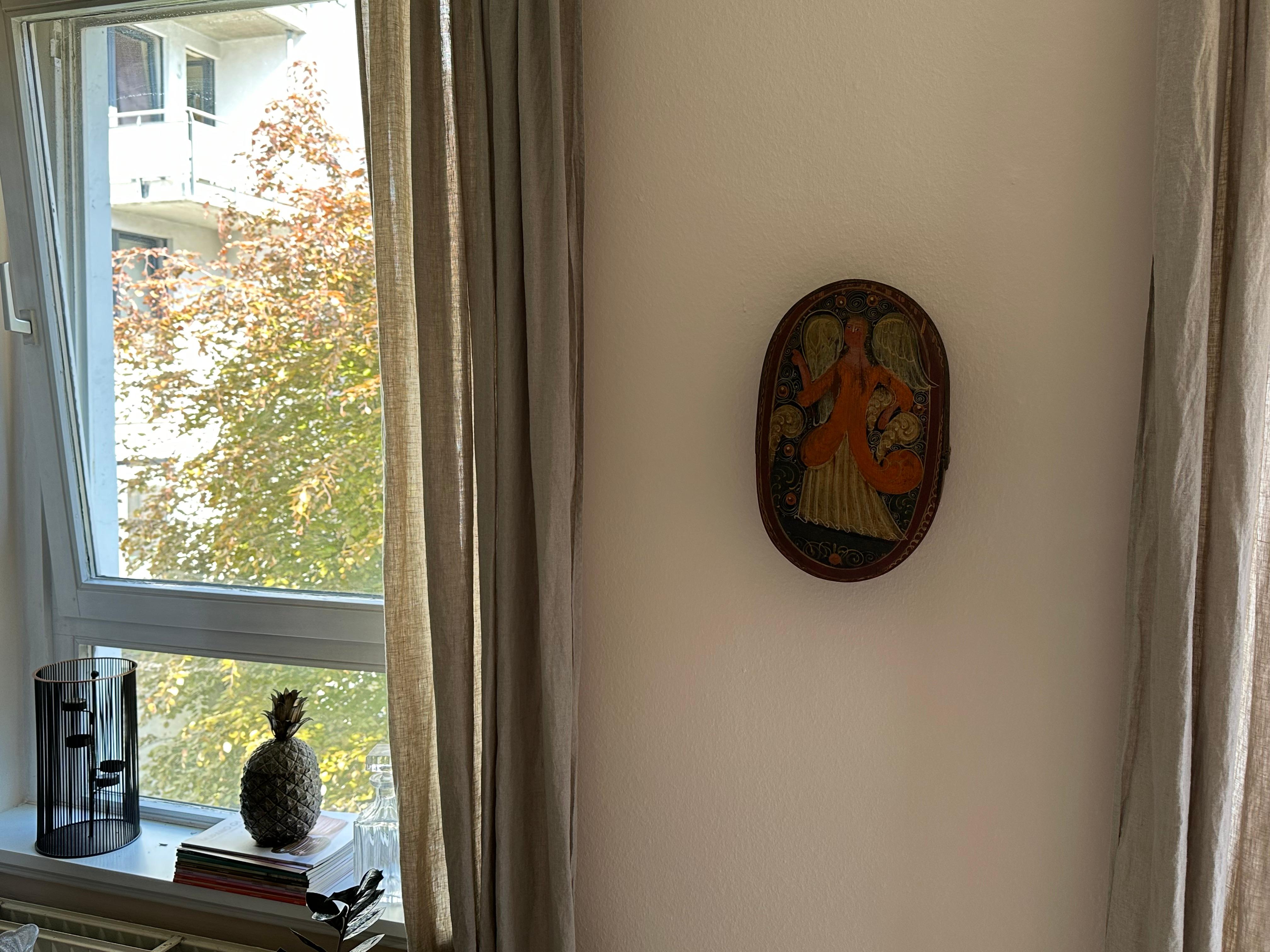 Raro coperchio di cappelliera barocco del XVIII secolo: Decoro autentico con charme angelico in vendita 13