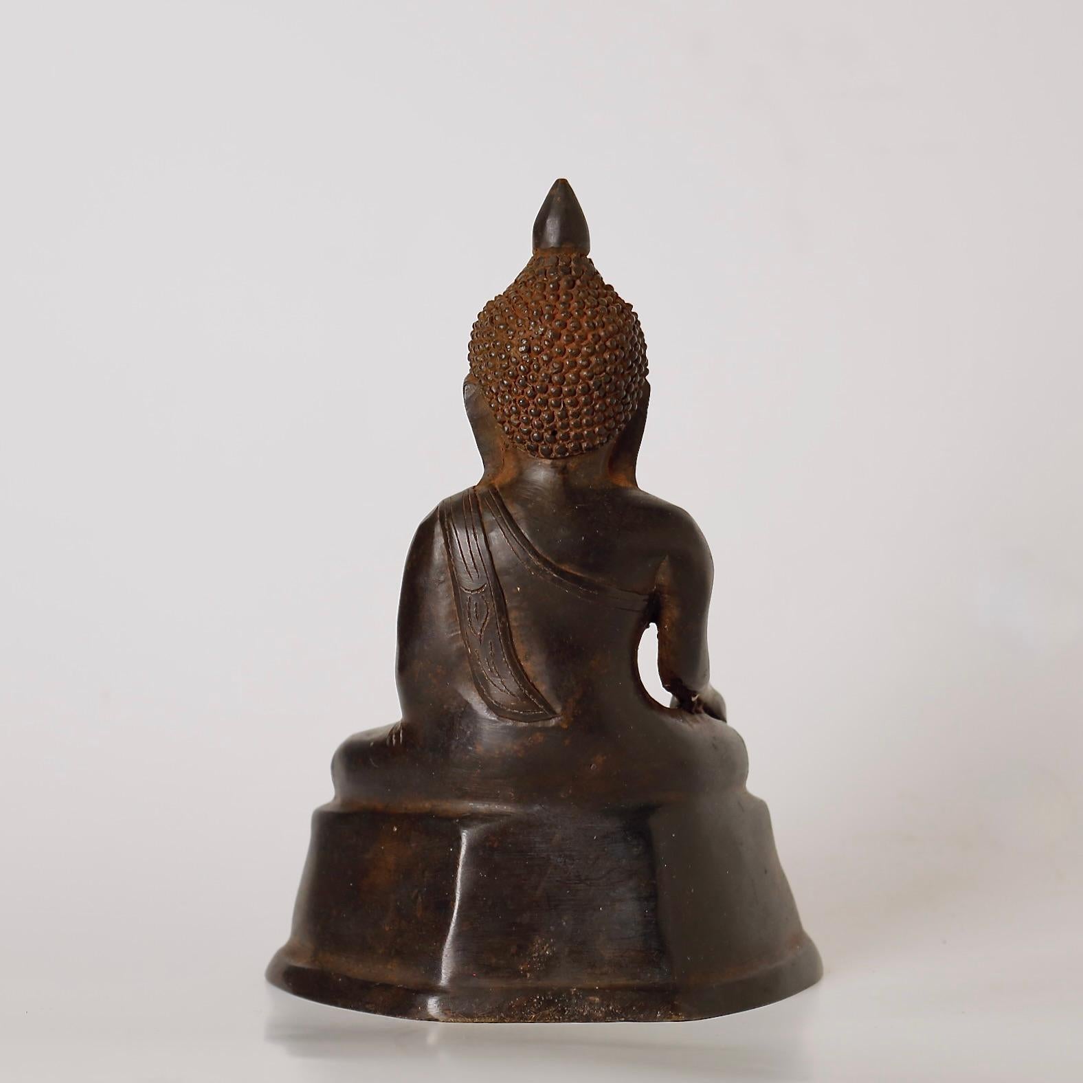 Rare 18th-Century Bronze Buddha Statue – Shan Kingdom, Burma For Sale 5