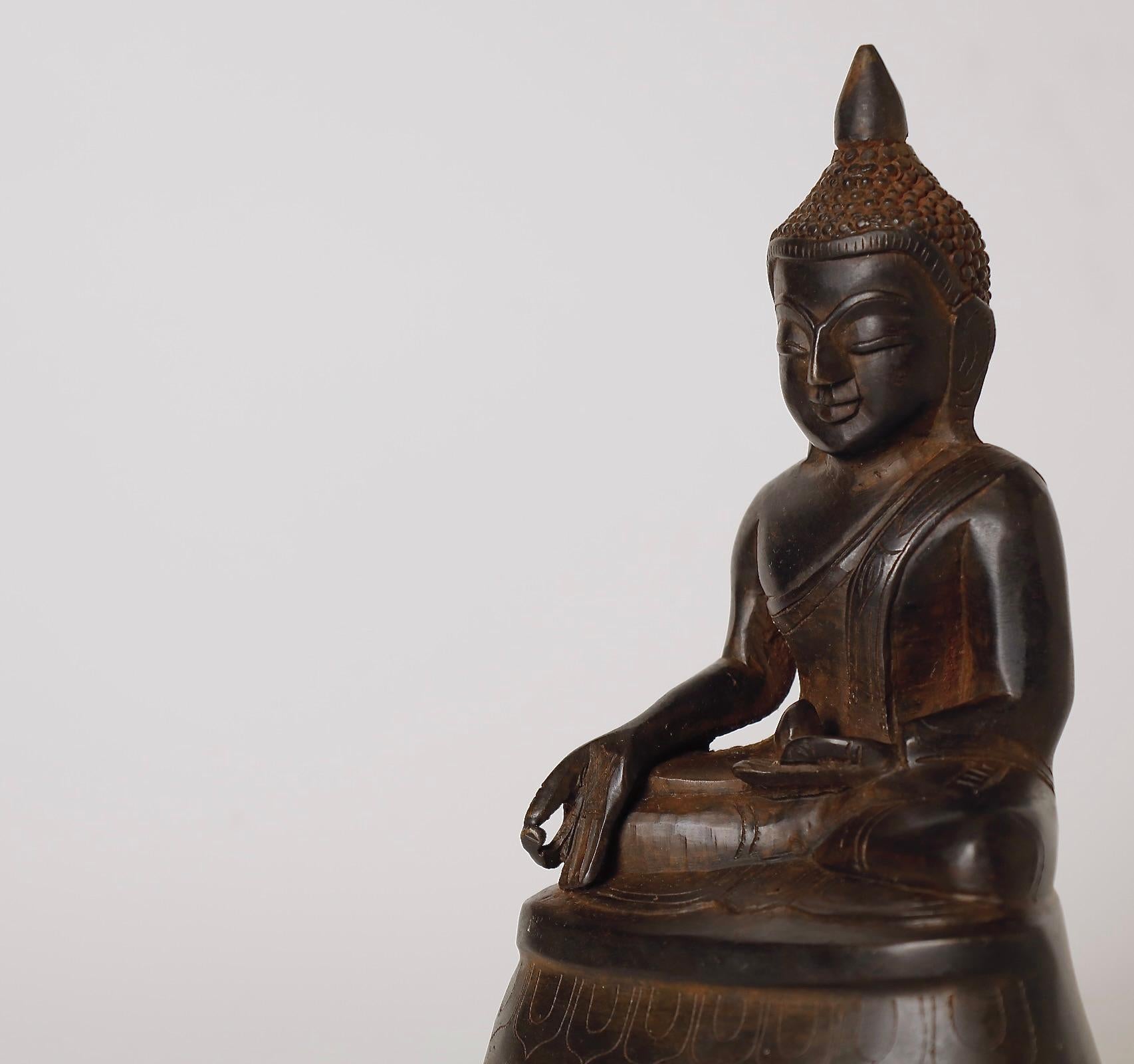 Rare 18th-Century Bronze Buddha Statue – Shan Kingdom, Burma For Sale 10