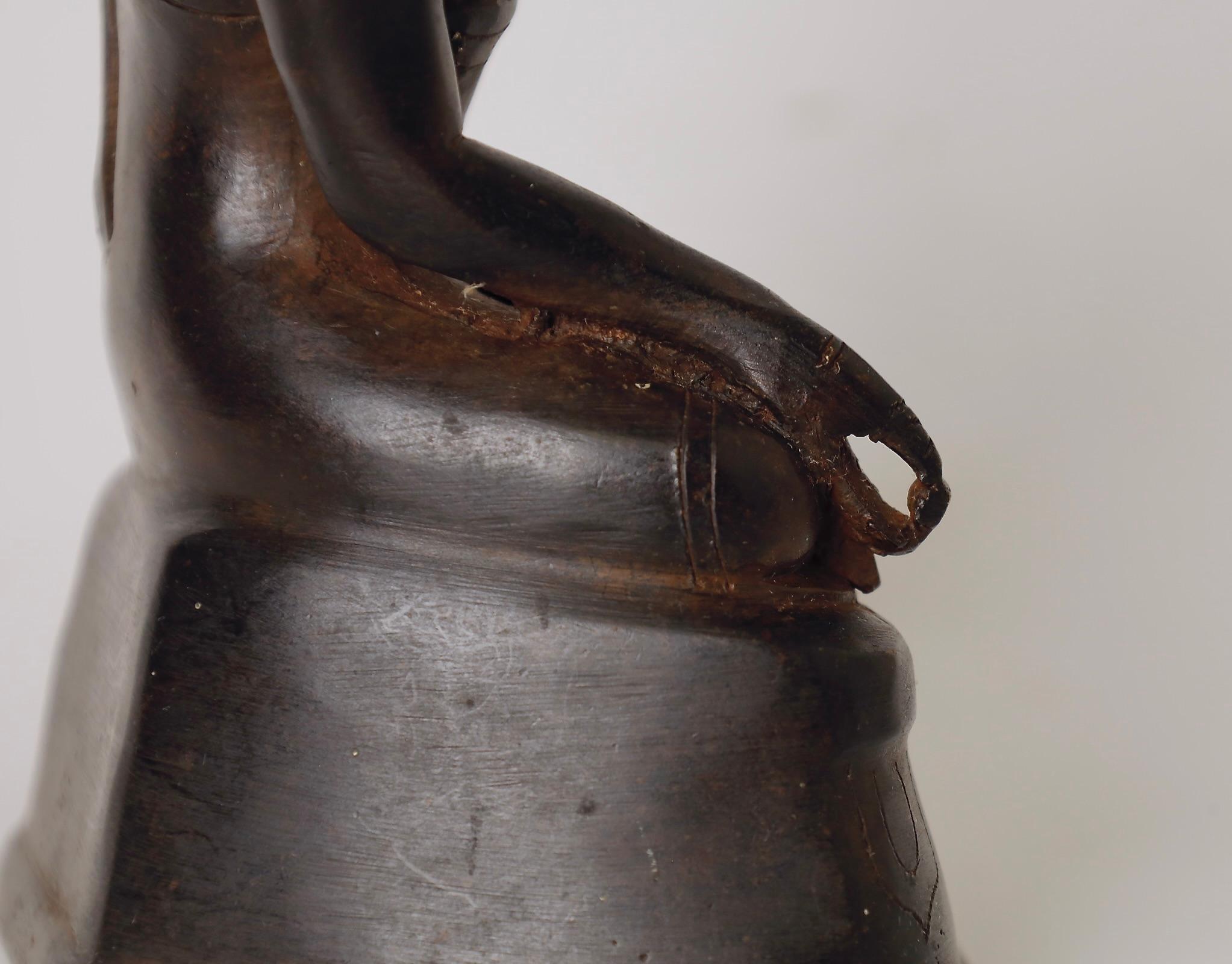 Rare 18th-Century Bronze Buddha Statue – Shan Kingdom, Burma For Sale 3