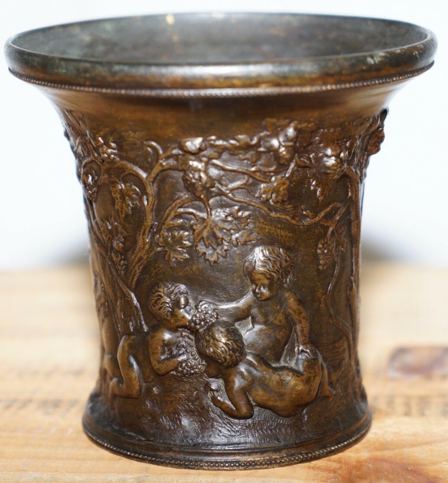 George II Rare 18th Century circa 1740 Heavy Cast Bronze Pot Decorated with Putti Cherubs