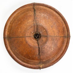 Raro piatto a forma di pesce in terracotta danese policroma del XVIII secolo