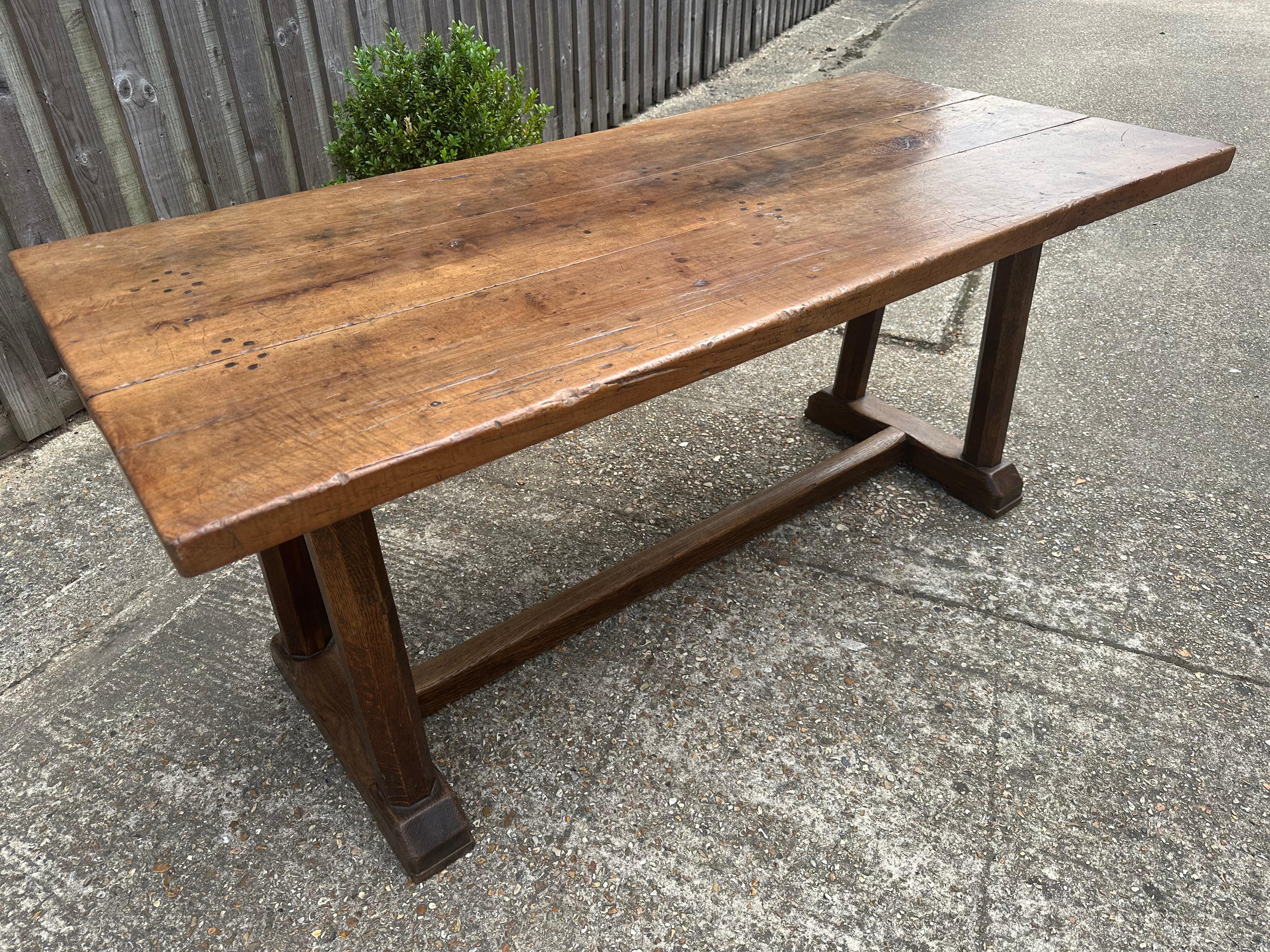 Anglais Rare table de salle à manger du 18e siècle en vente