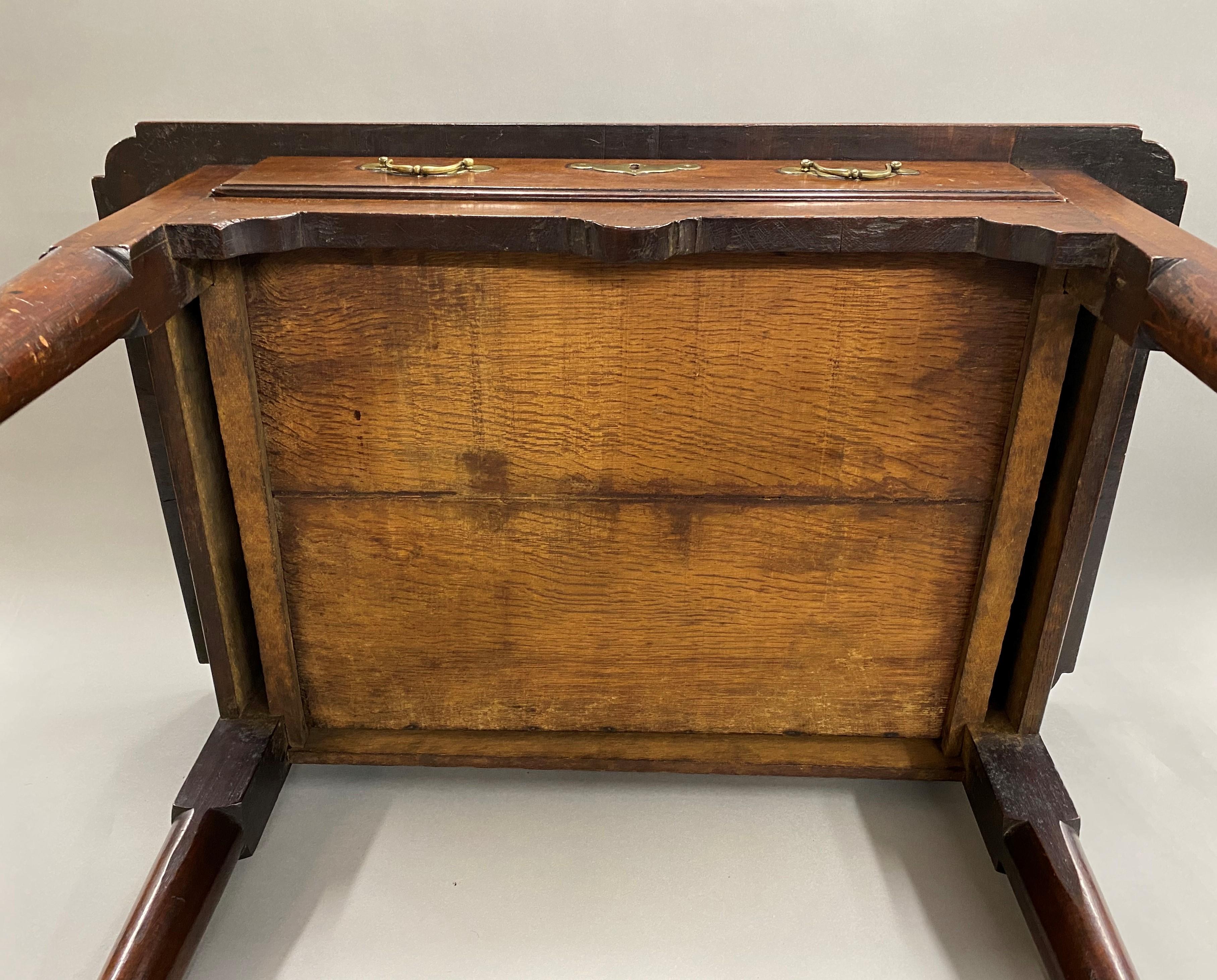 Rare 18th Century English Table in Walnut with Pinched Top Corners 1