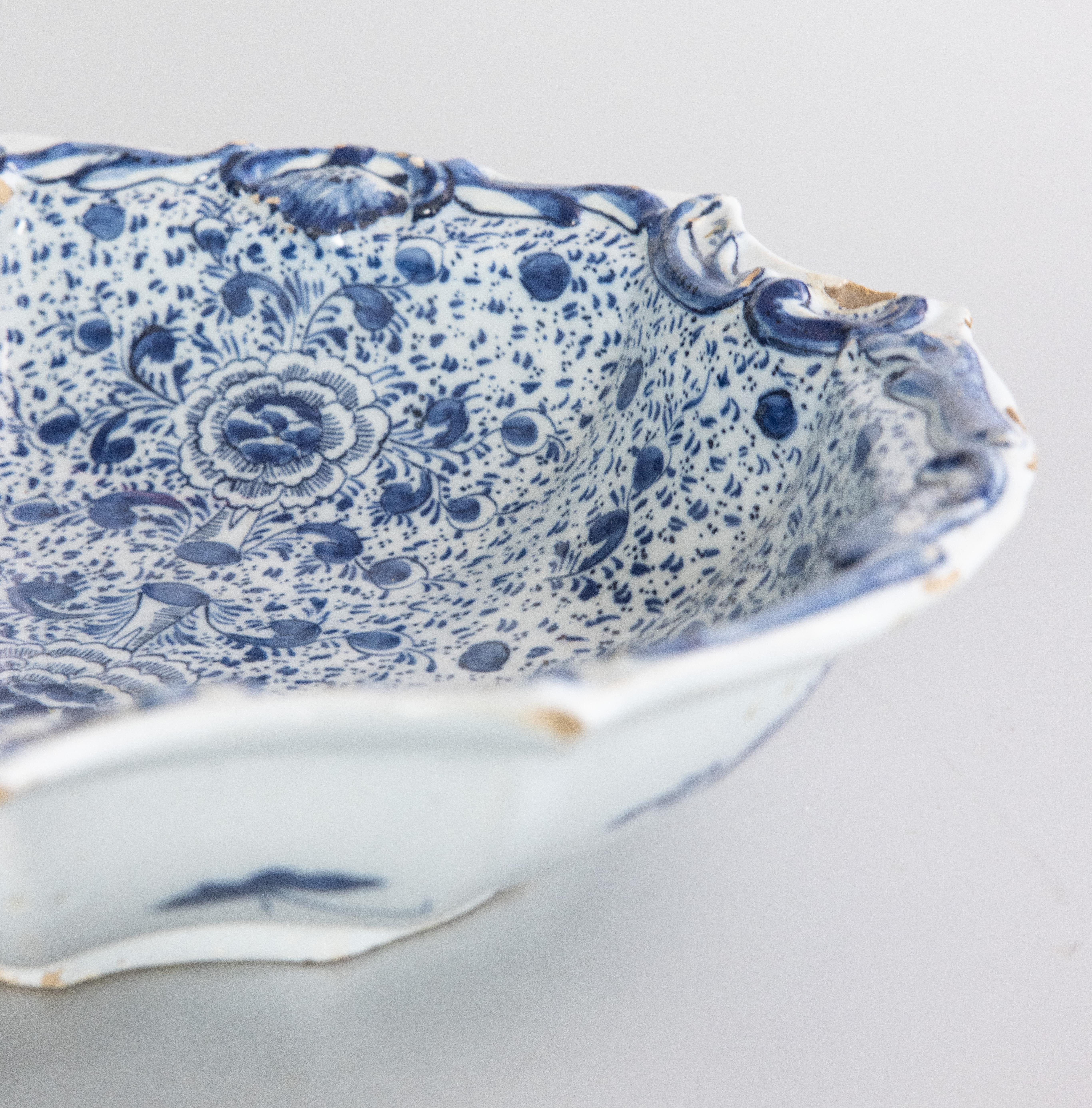 Rare 18th Century Dutch Delft Faience Floral Patterned Lobed Dish Bowl For Sale 4