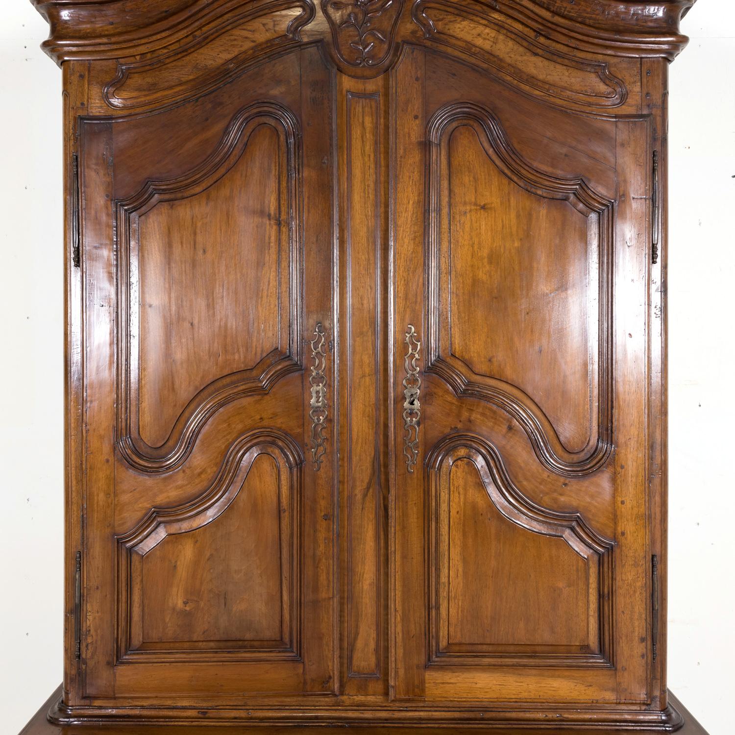 Rare 18th Century French Louis XV Period Walnut Armoire Pantalonnier Deux Corps For Sale 2