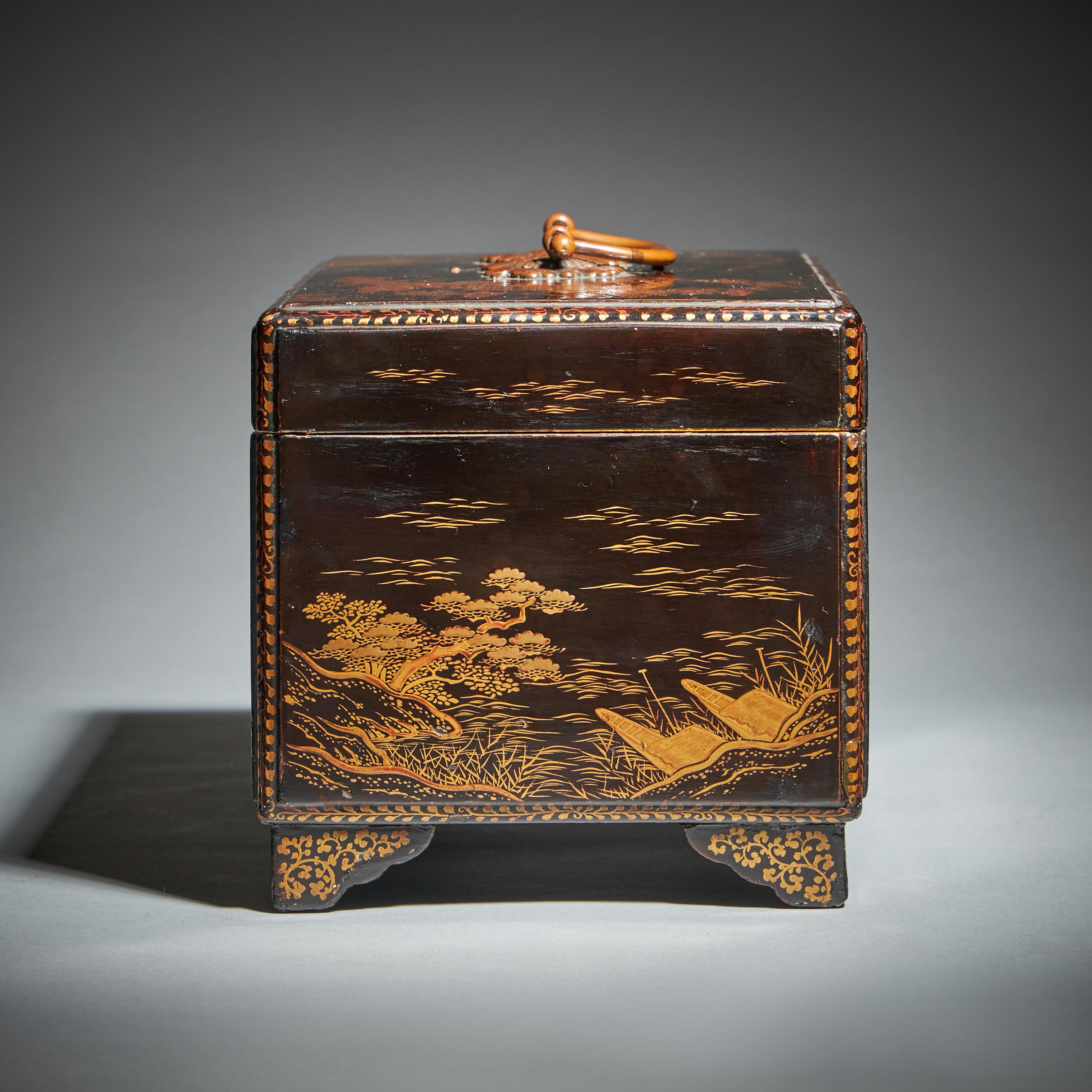Rare boîte à thé du 18ème siècle en laque George III avec boîtes en laque d'origine en vente 4