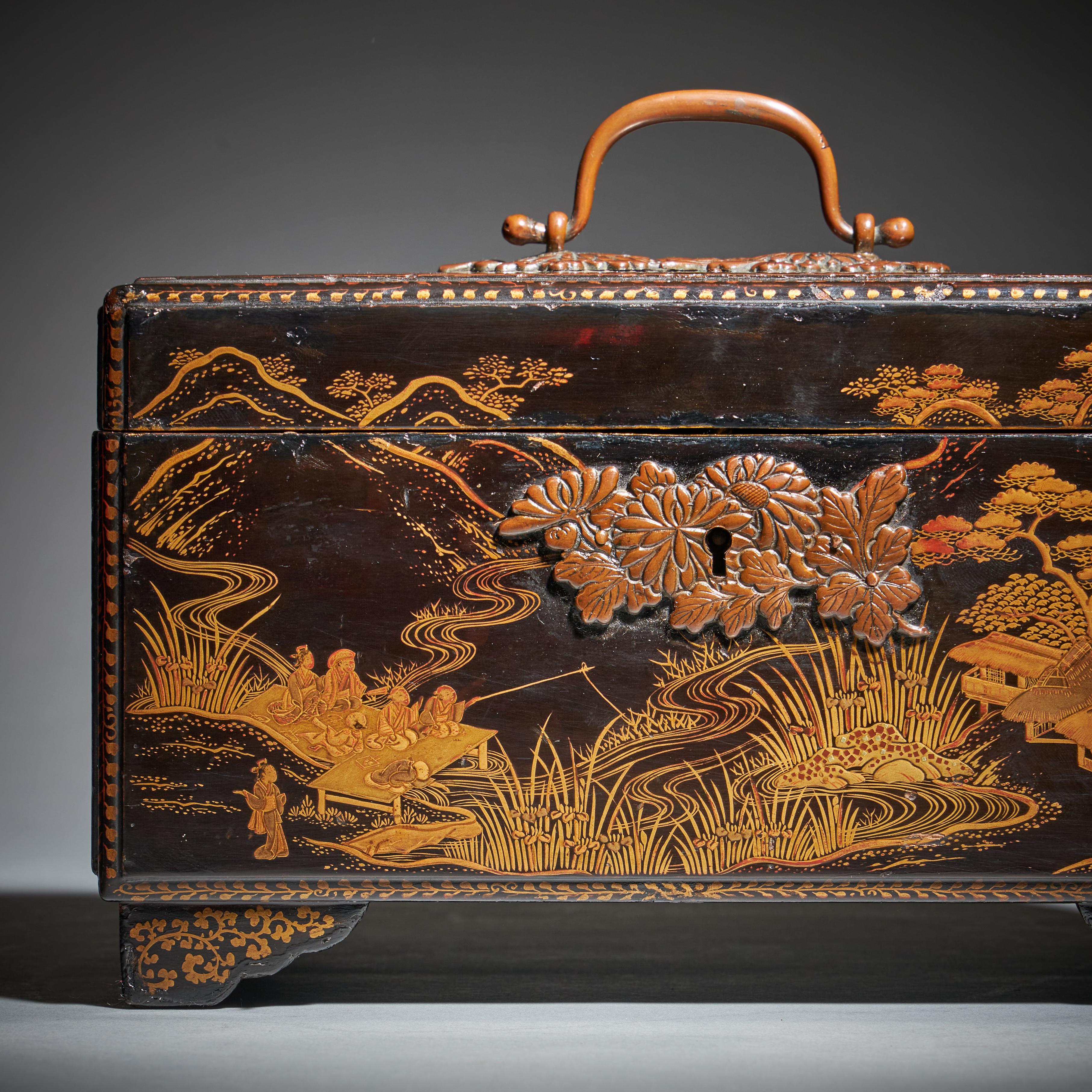 Rare boîte à thé du 18ème siècle en laque George III avec boîtes en laque d'origine en vente 7