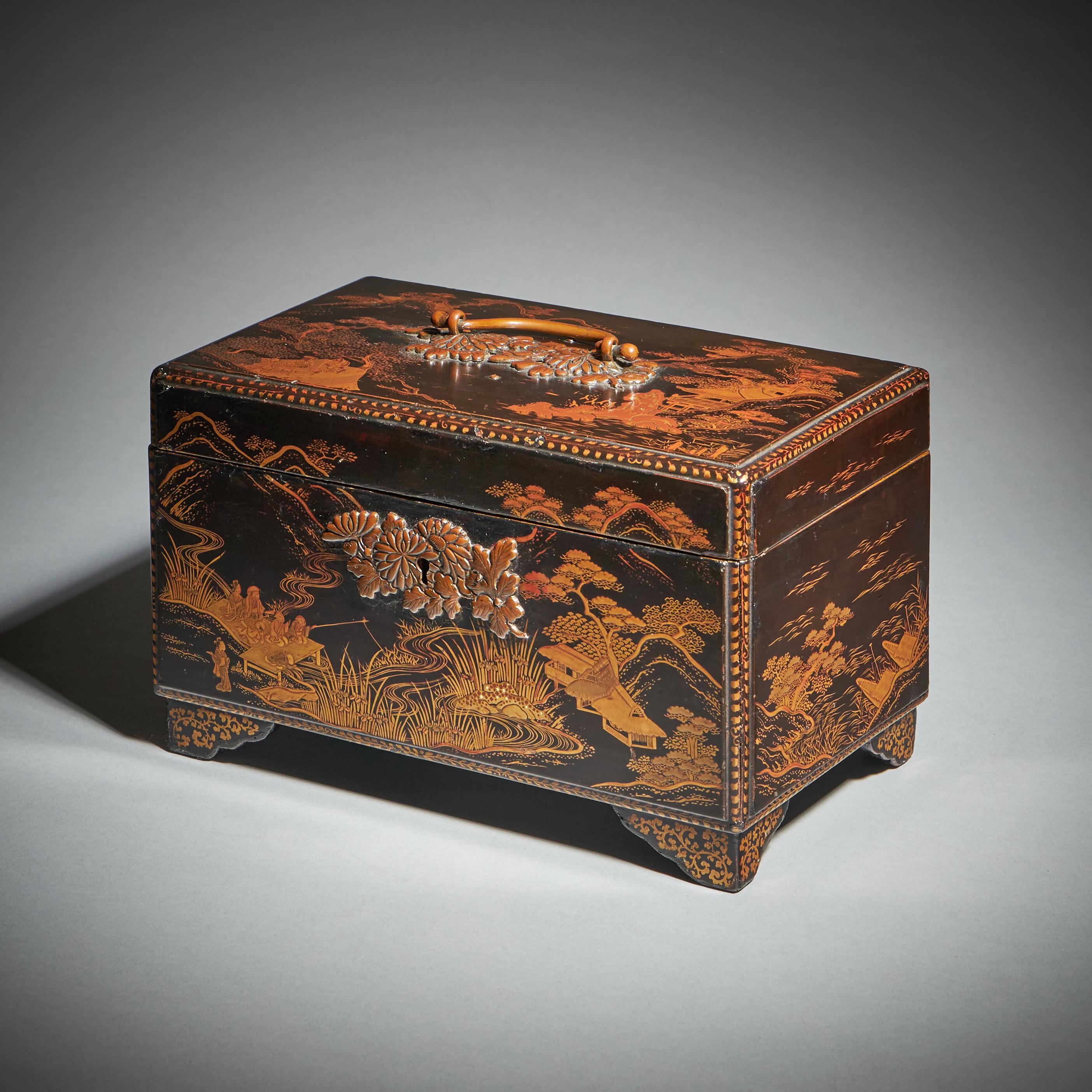 Rare boîte à thé du 18ème siècle en laque George III avec boîtes en laque d'origine en vente 1