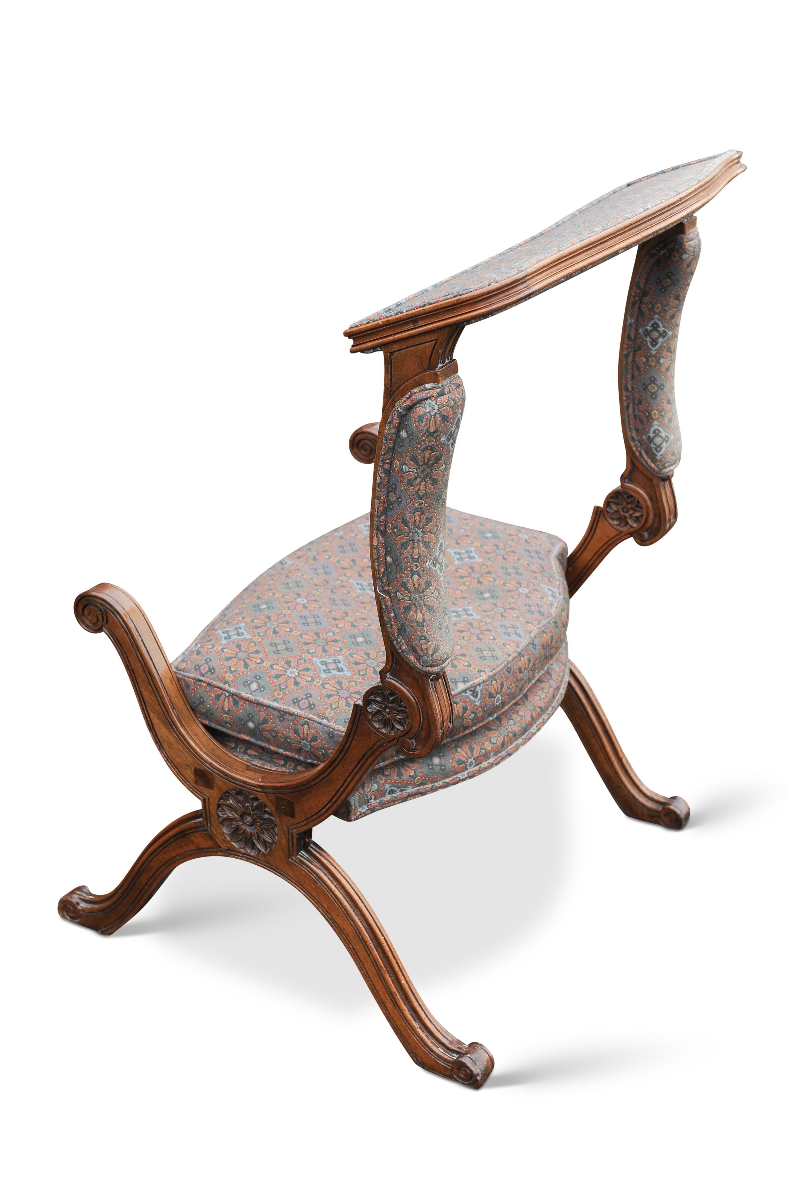 italien Rare chaise de prière Savonarola métamorphique du 18ème siècle, fabriquée à la main en vente