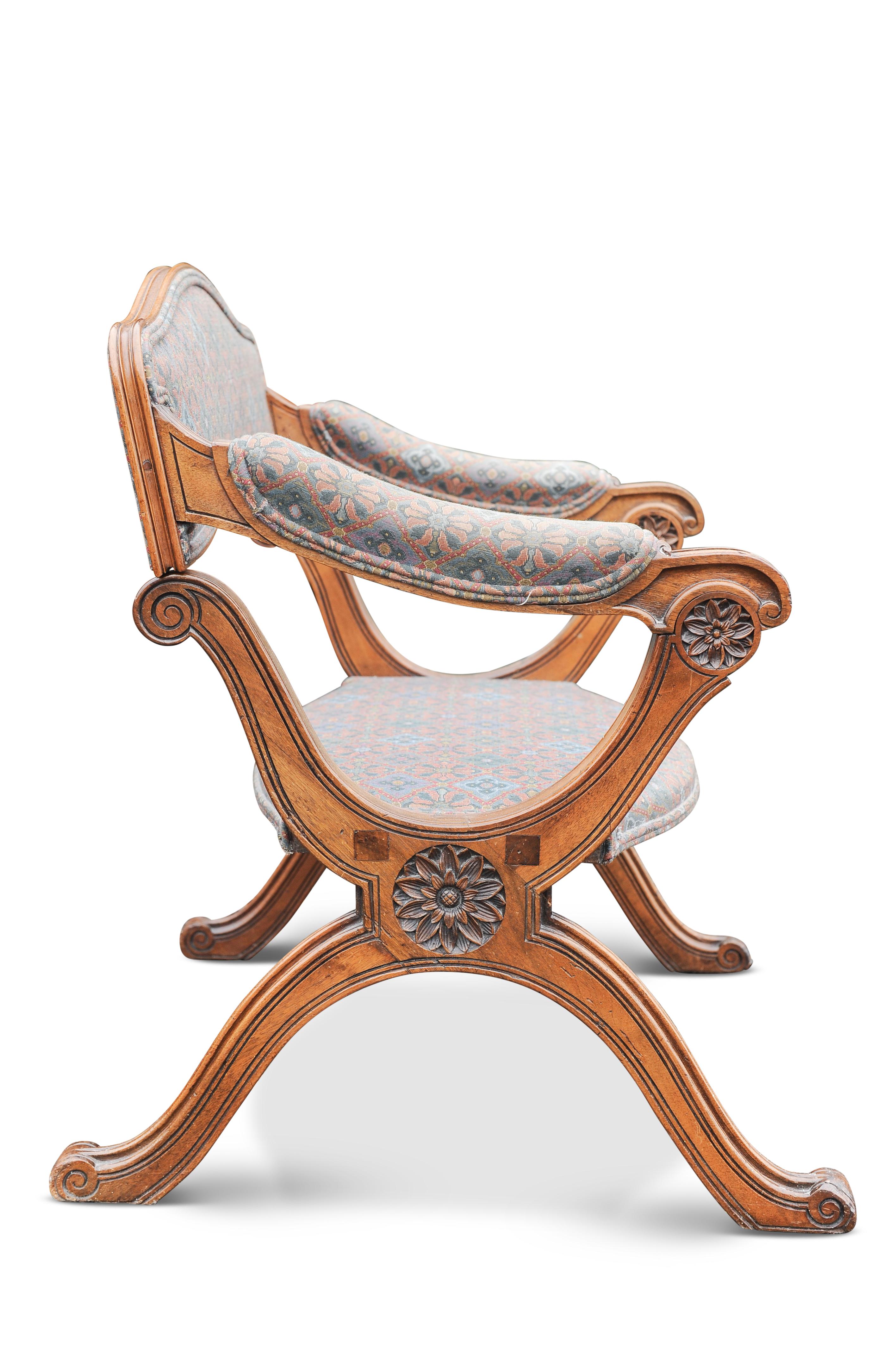 Rare chaise de prière Savonarola métamorphique du 18ème siècle, fabriquée à la main Bon état - En vente à Reading, Berkshire