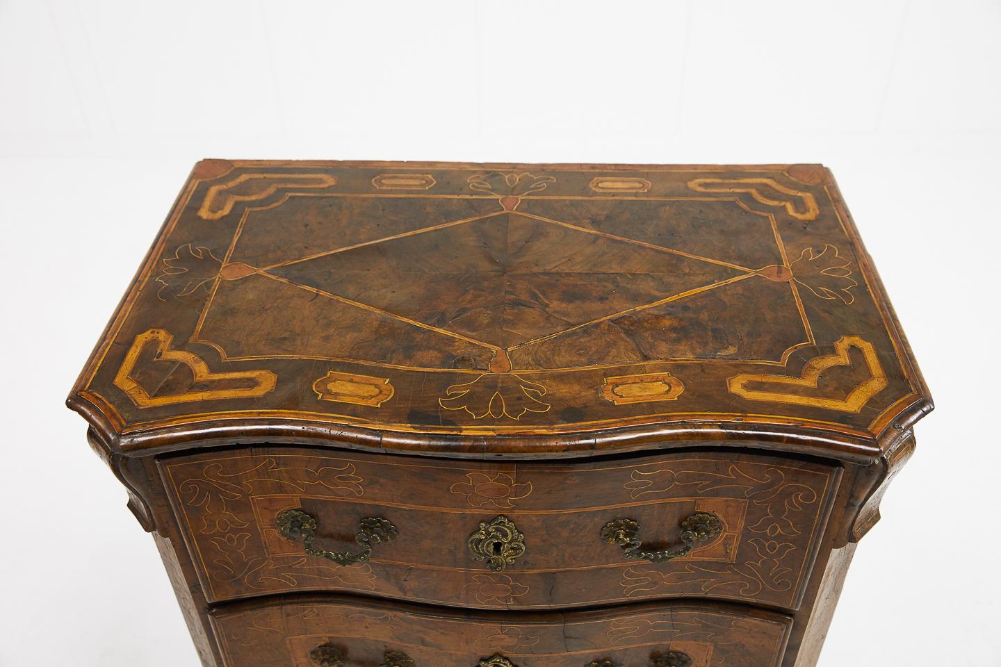 Beautiful, rare 18th century Spanish walnut chest of drawers, nice unusual inlay and of small proportions. Good original condition and original handles.
