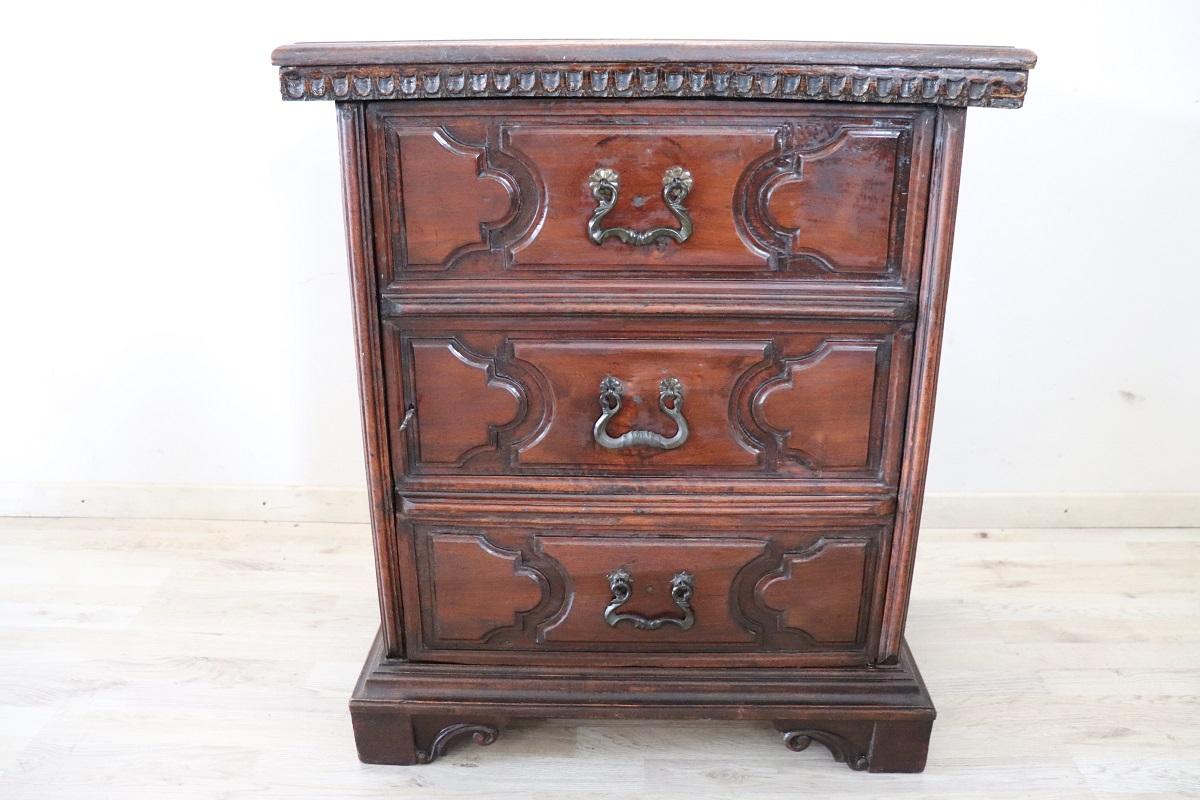 Rare 18th Century Italian Tuscany Solid Walnut Antique Nightstand For Sale 2