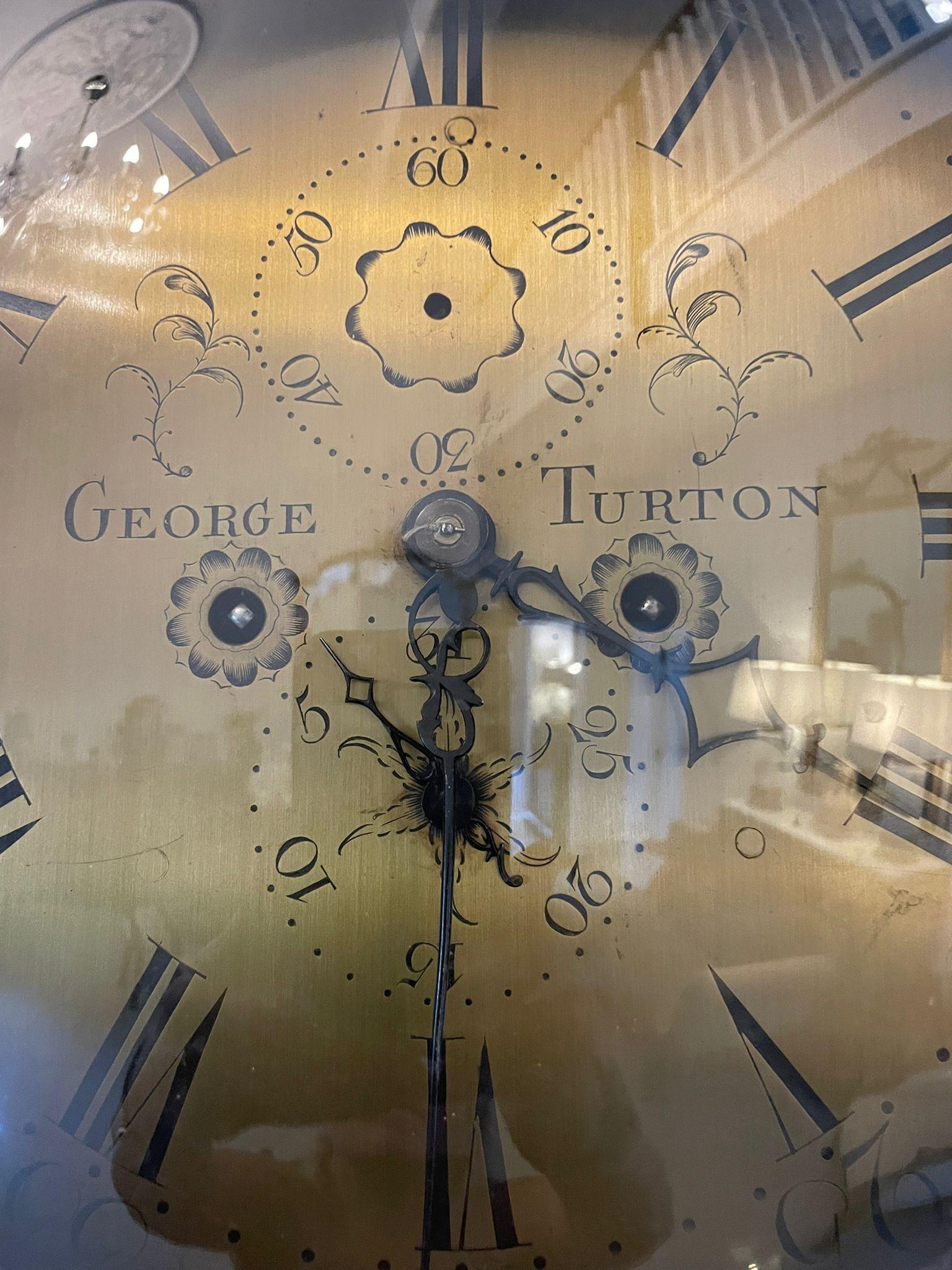 Raro comò antico di grandi dimensioni del XVIII secolo in Oak con scaffale e orologio a cassa lunga in vendita 8