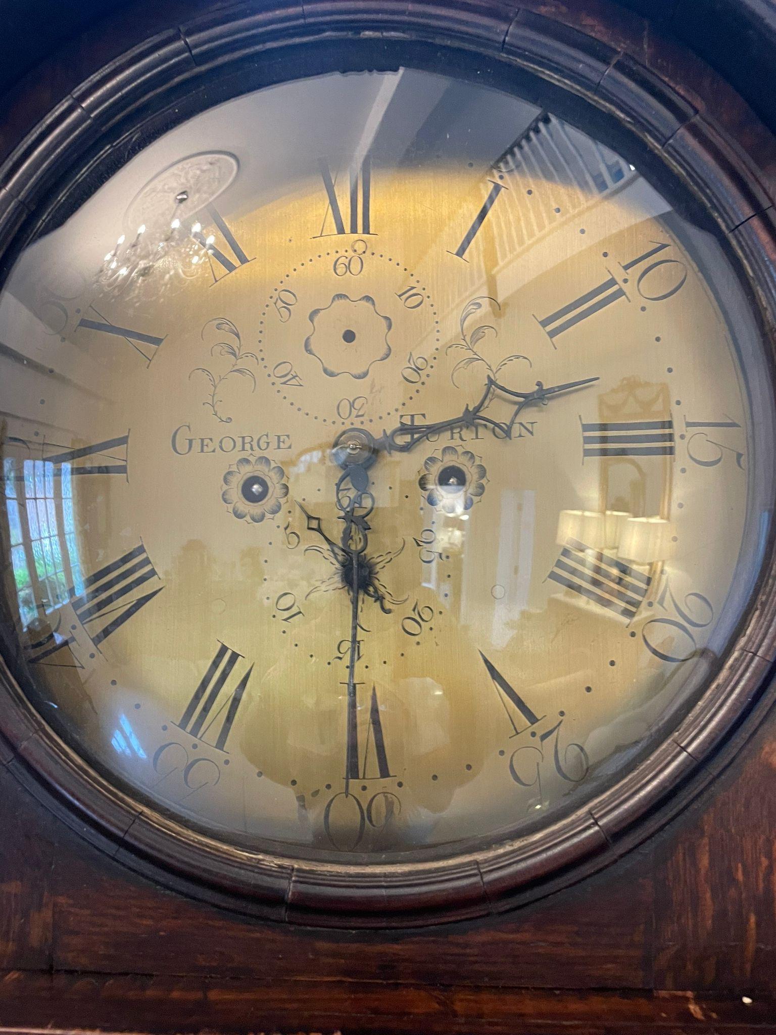Raro comò antico di grandi dimensioni del XVIII secolo in Oak con scaffale e orologio a cassa lunga in vendita 10