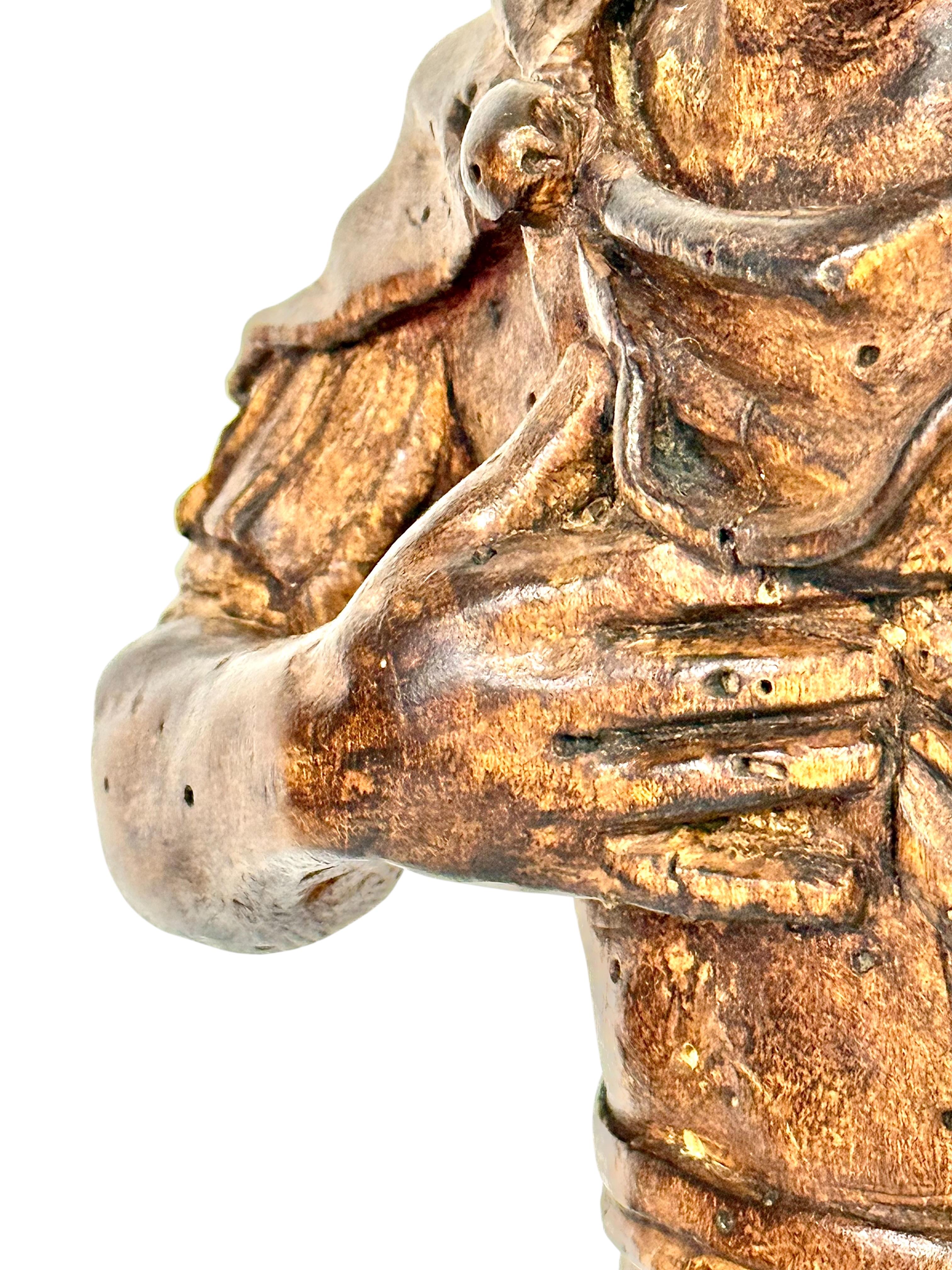 Rare sculpture royale en bois de tilleul du 18ème siècle, probablement Roi Louis XV en vente 7