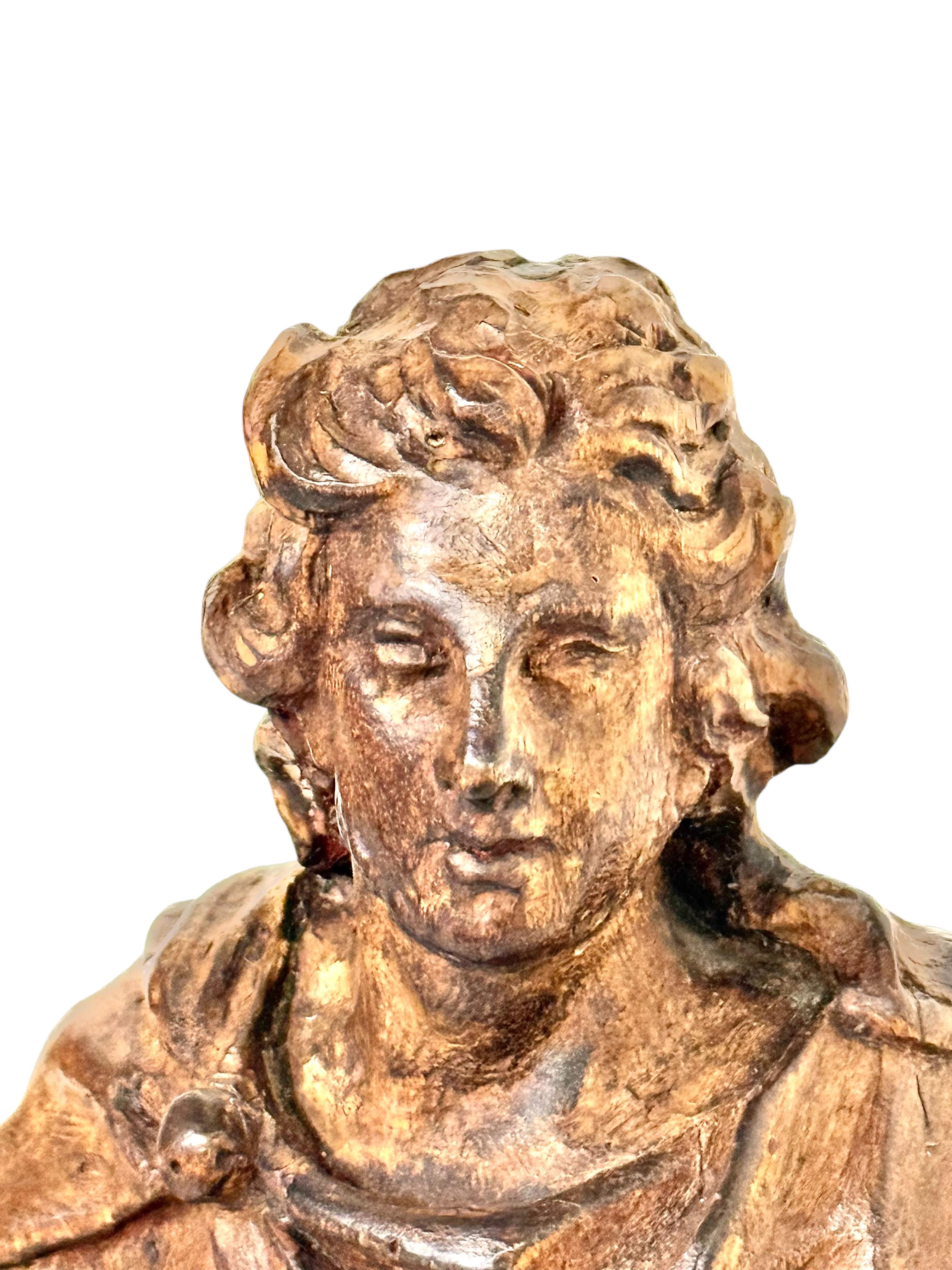 Rare sculpture royale en bois de tilleul du 18ème siècle, probablement Roi Louis XV en vente 12