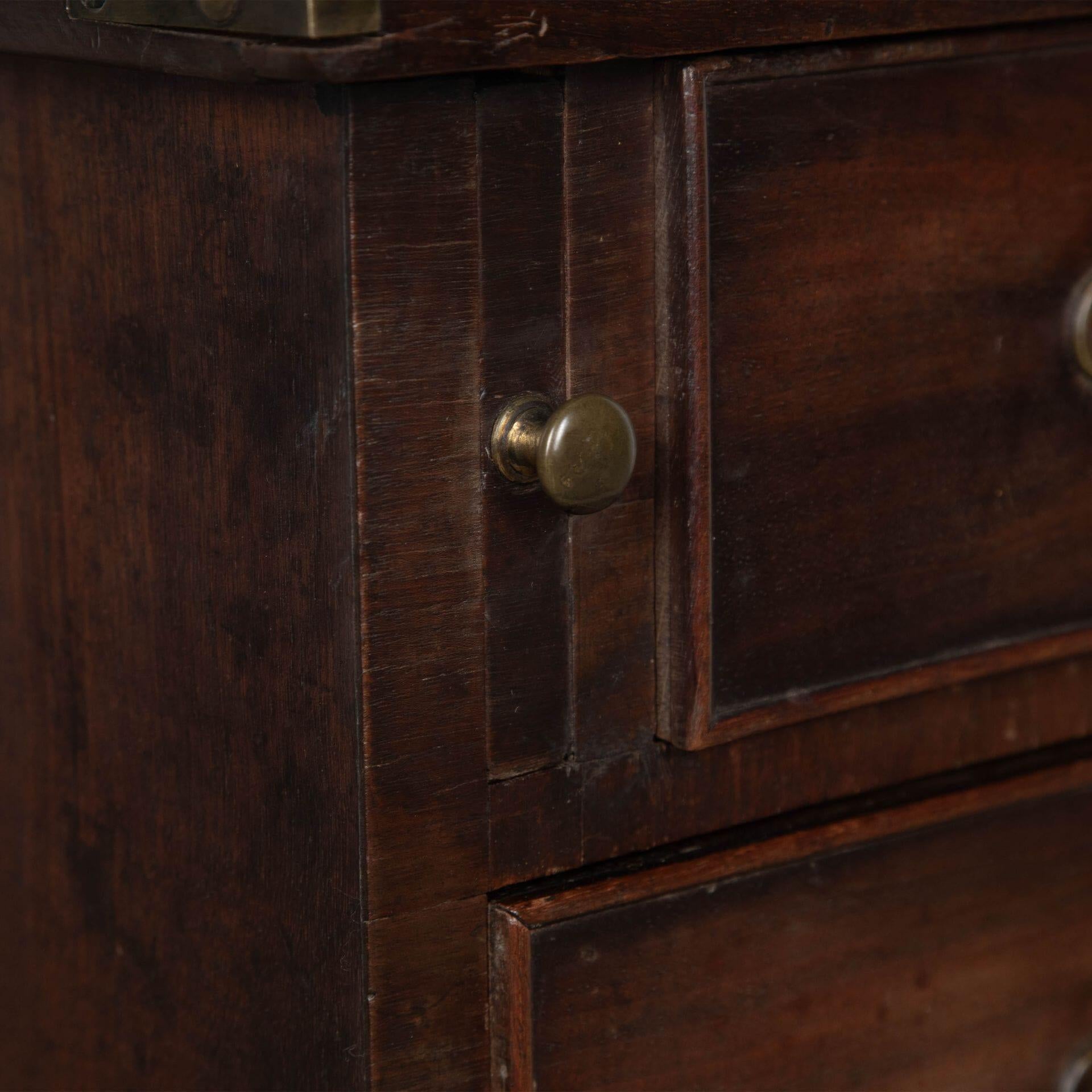 Rare 18th Century Mahogany bachelors Chest For Sale 5