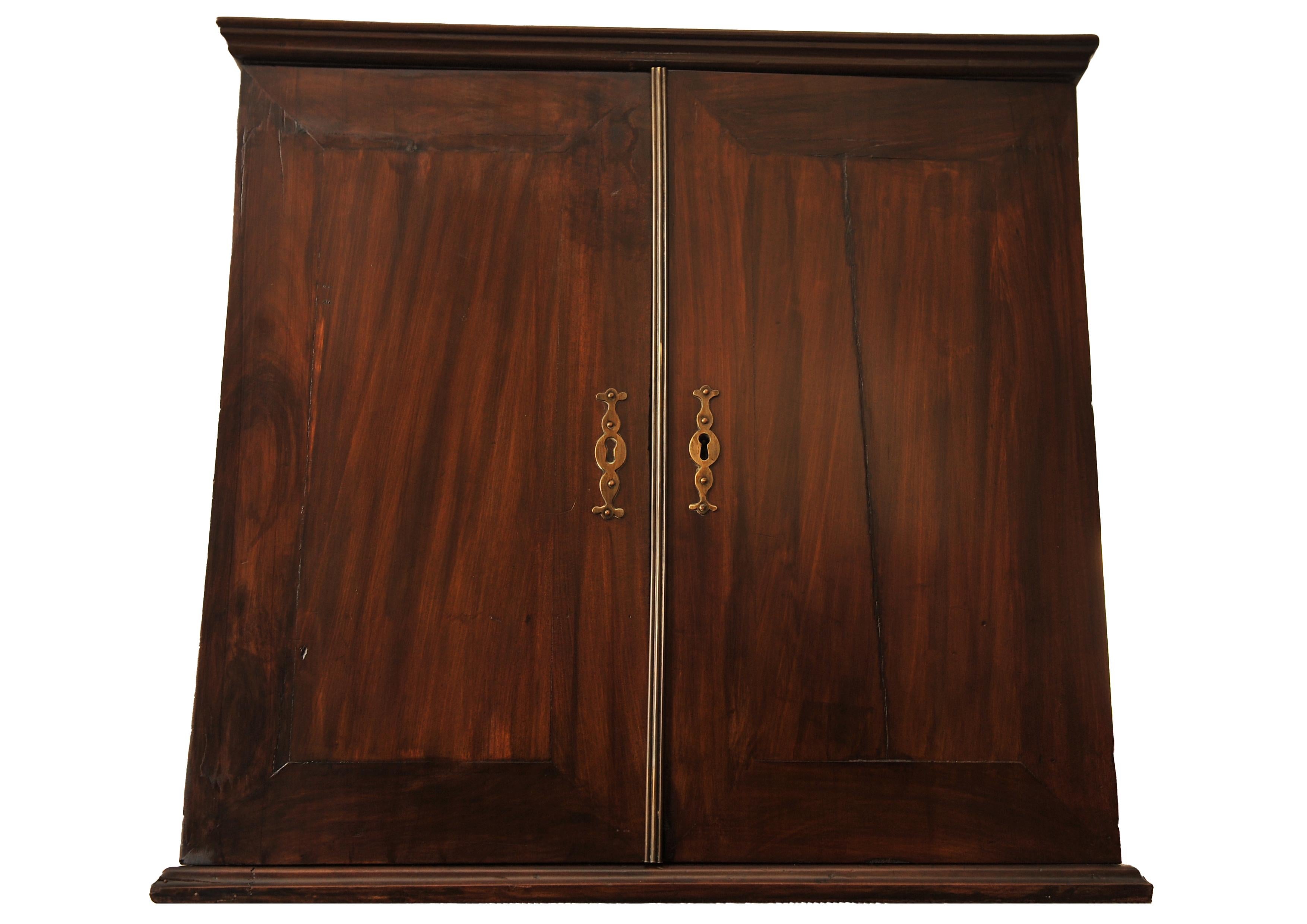 Rare 18th Century Mahogany & Brass Table Cabinet Fitted With Pigeonholes For Sale 2