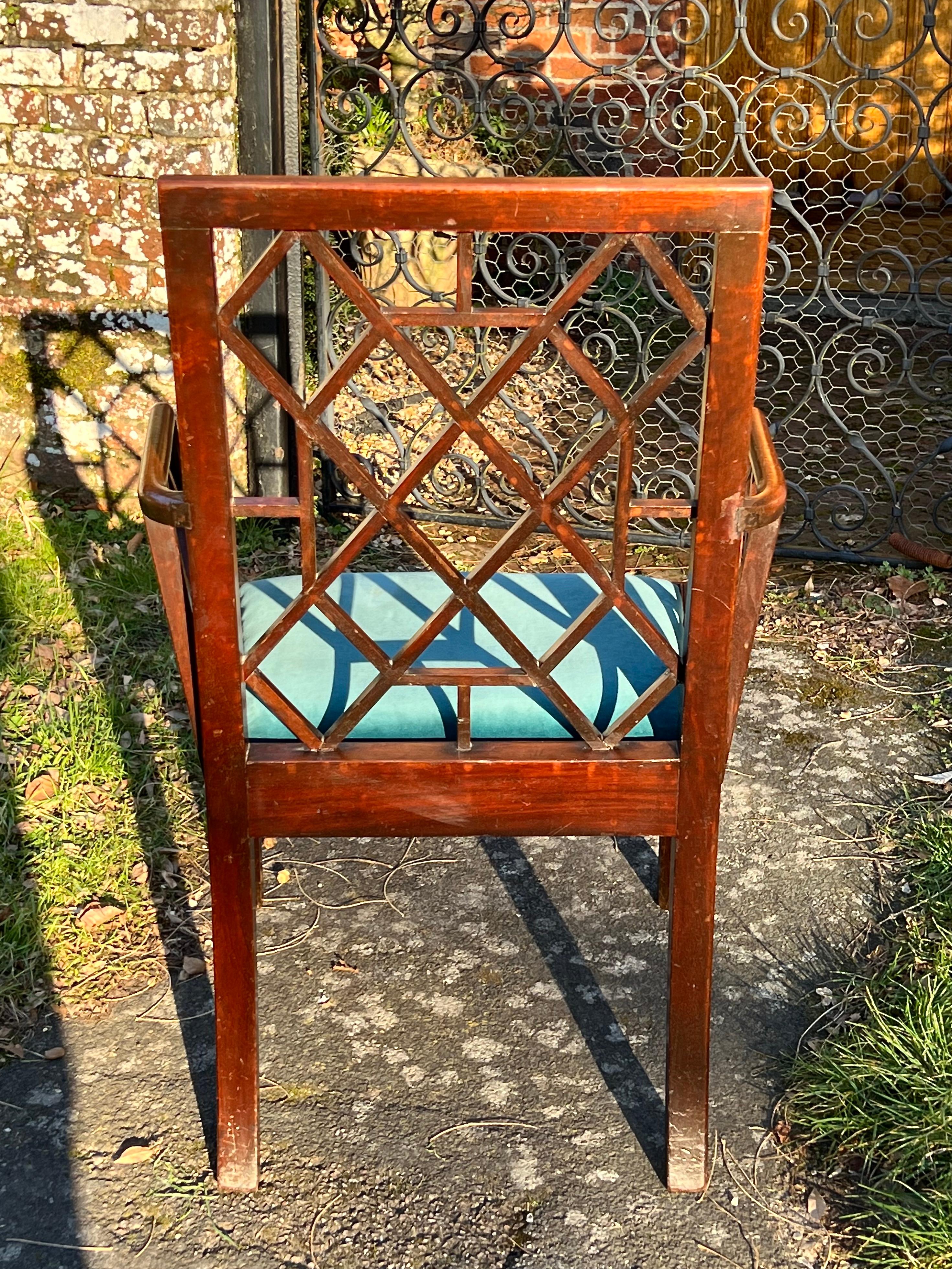Rare 18th Century Mahogany Cockpen Armchair In Good Condition For Sale In Lymington, GB