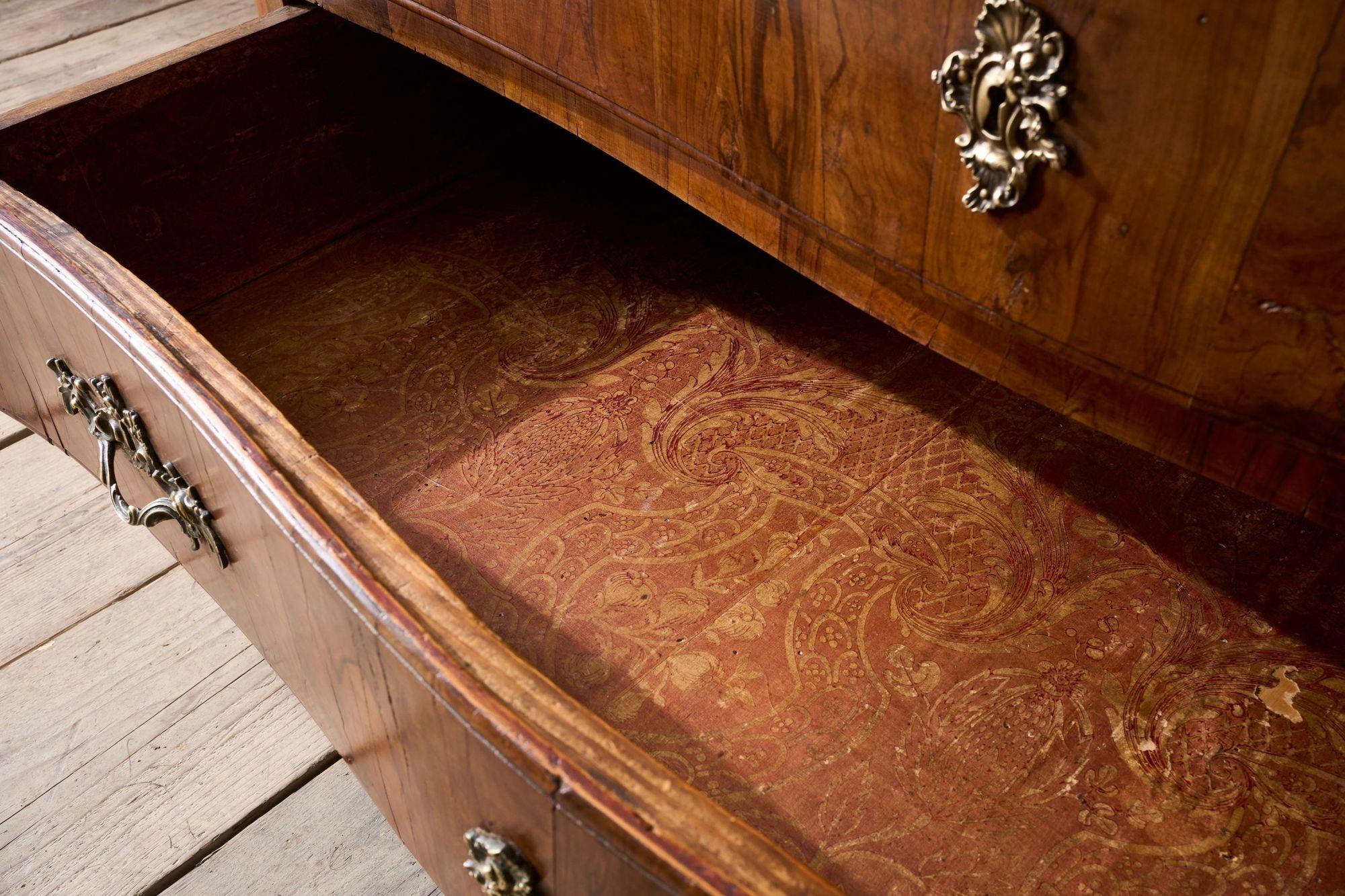 Rare commode maltaise du 18ème siècle en bois d'olivier en vente 1