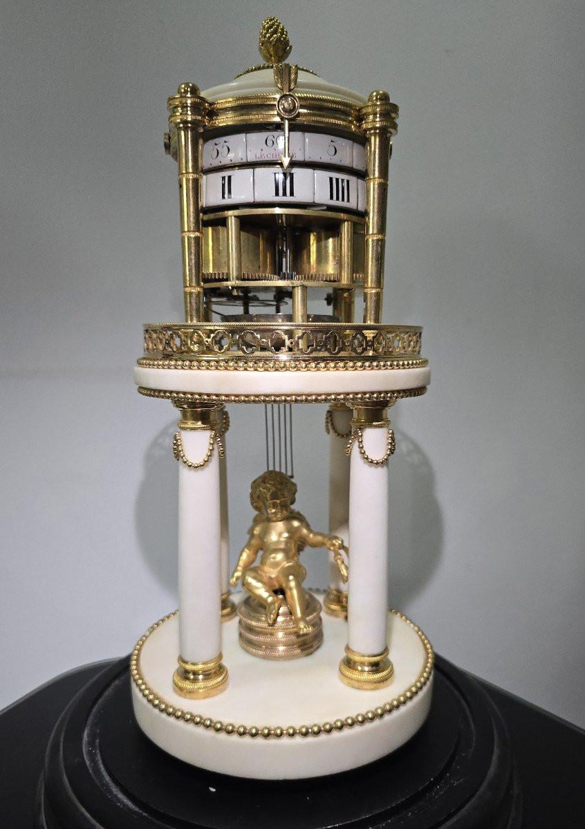 Seltene Uhr aus Marmor und vergoldeter Bronze aus dem 18. Jahrhundert - signiert 