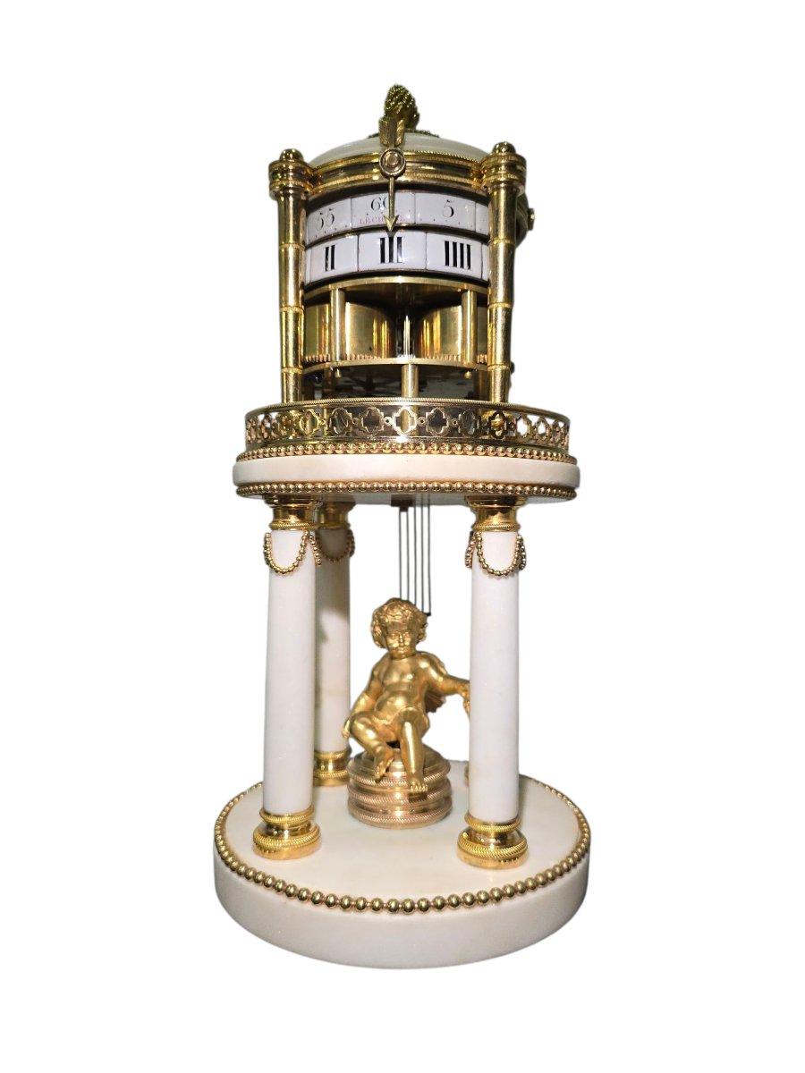 Seltene Uhr aus Marmor und vergoldeter Bronze aus dem 18. Jahrhundert - signiert 